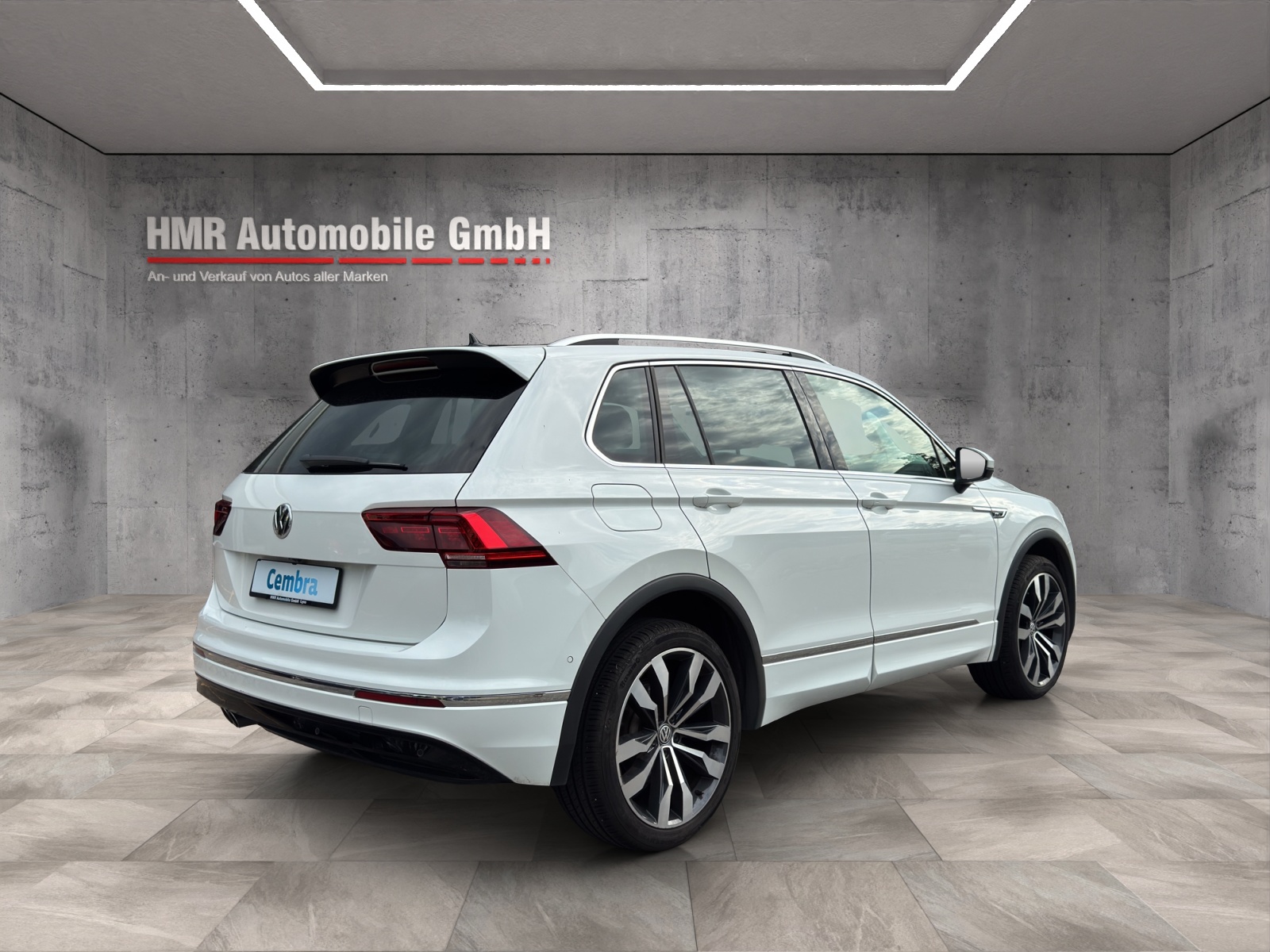 VW Tiguan 2.0 TDI R-Line 4Motion DSG-image-3