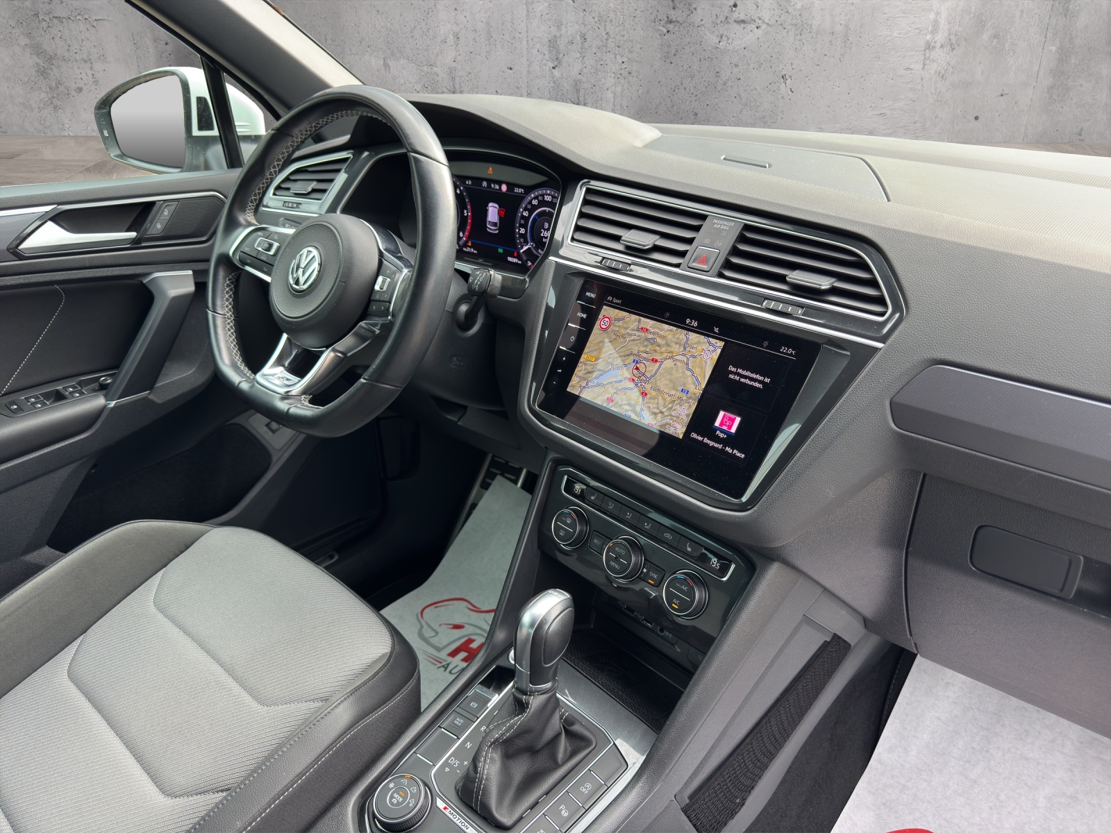 VW Tiguan 2.0 TDI R-Line 4Motion DSG-image-12