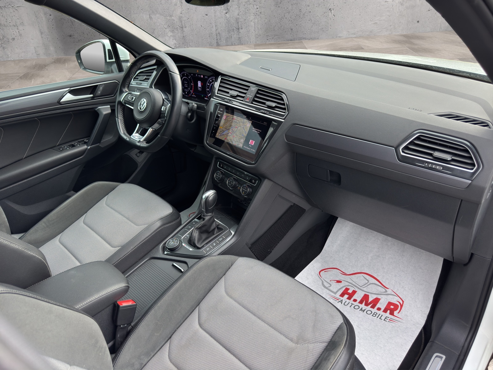 VW Tiguan 2.0 TDI R-Line 4Motion DSG-image-10
