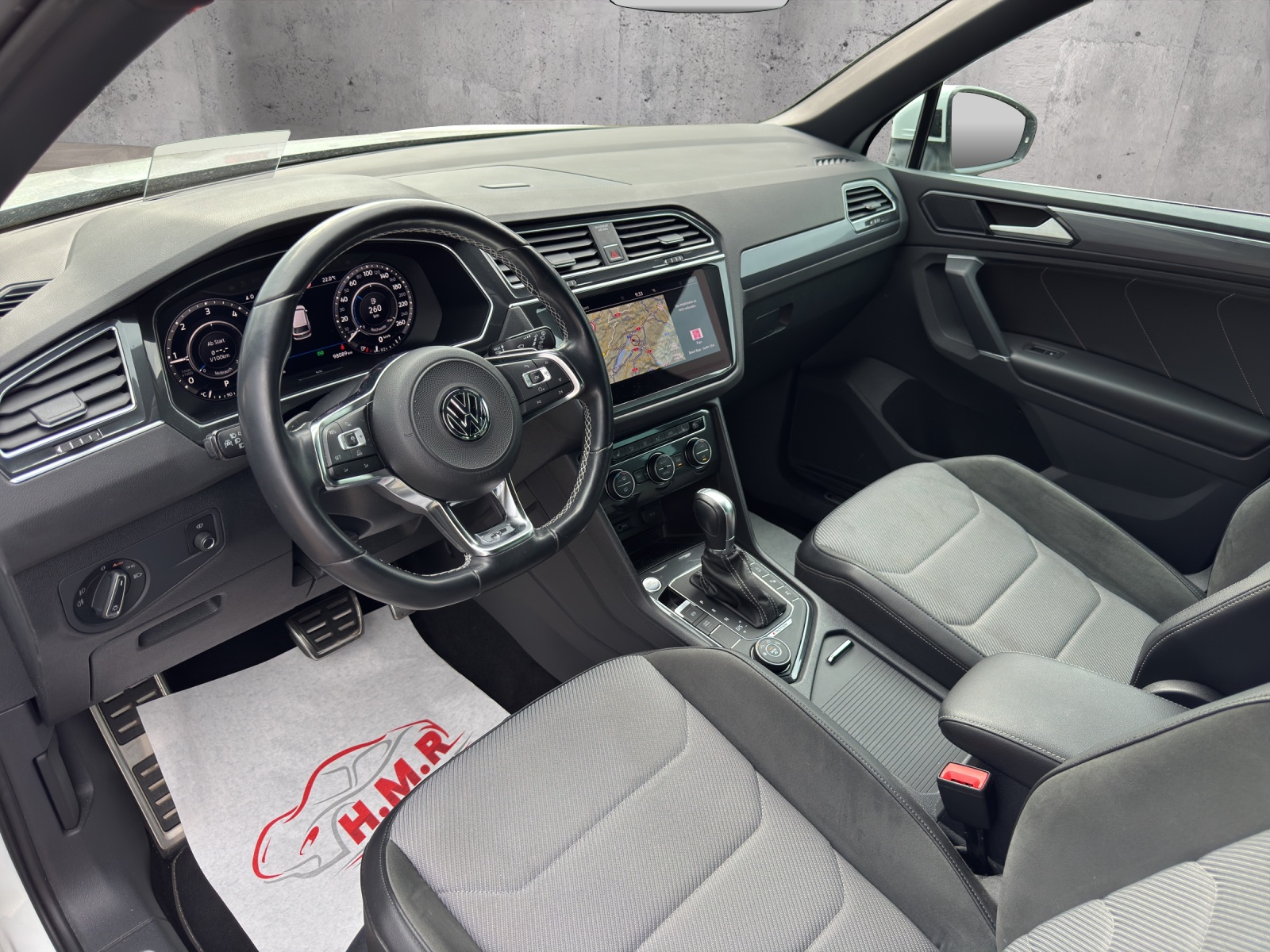 VW Tiguan 2.0 TDI R-Line 4Motion DSG-image-8