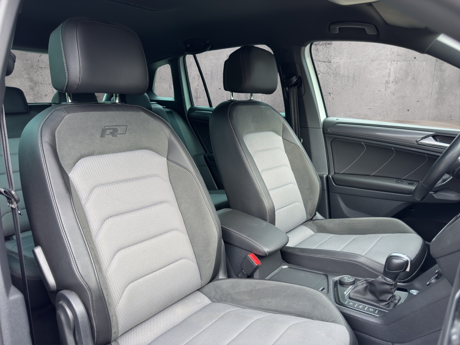 VW Tiguan 2.0 TDI R-Line 4Motion DSG-image-13