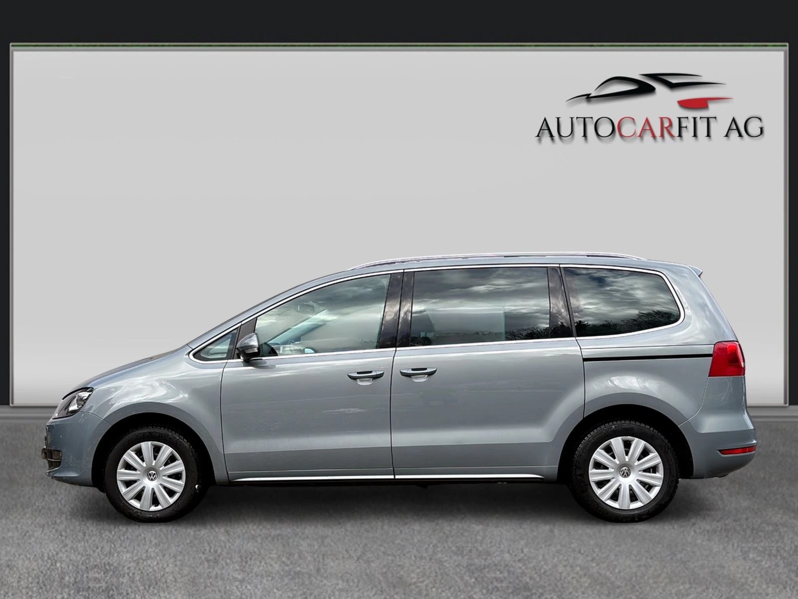 VW Sharan 2.0 TDI BlueMotion Technology Highline DSG-image-2