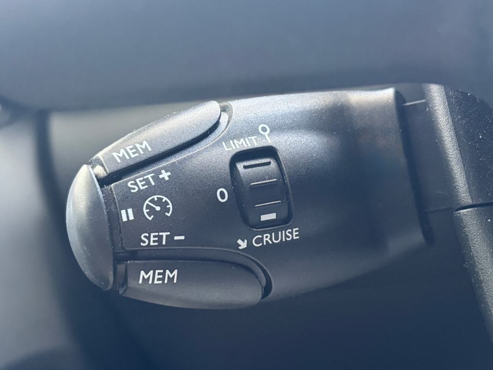 CITROEN C3 1.2i PureTech Swiss Edition-image-4