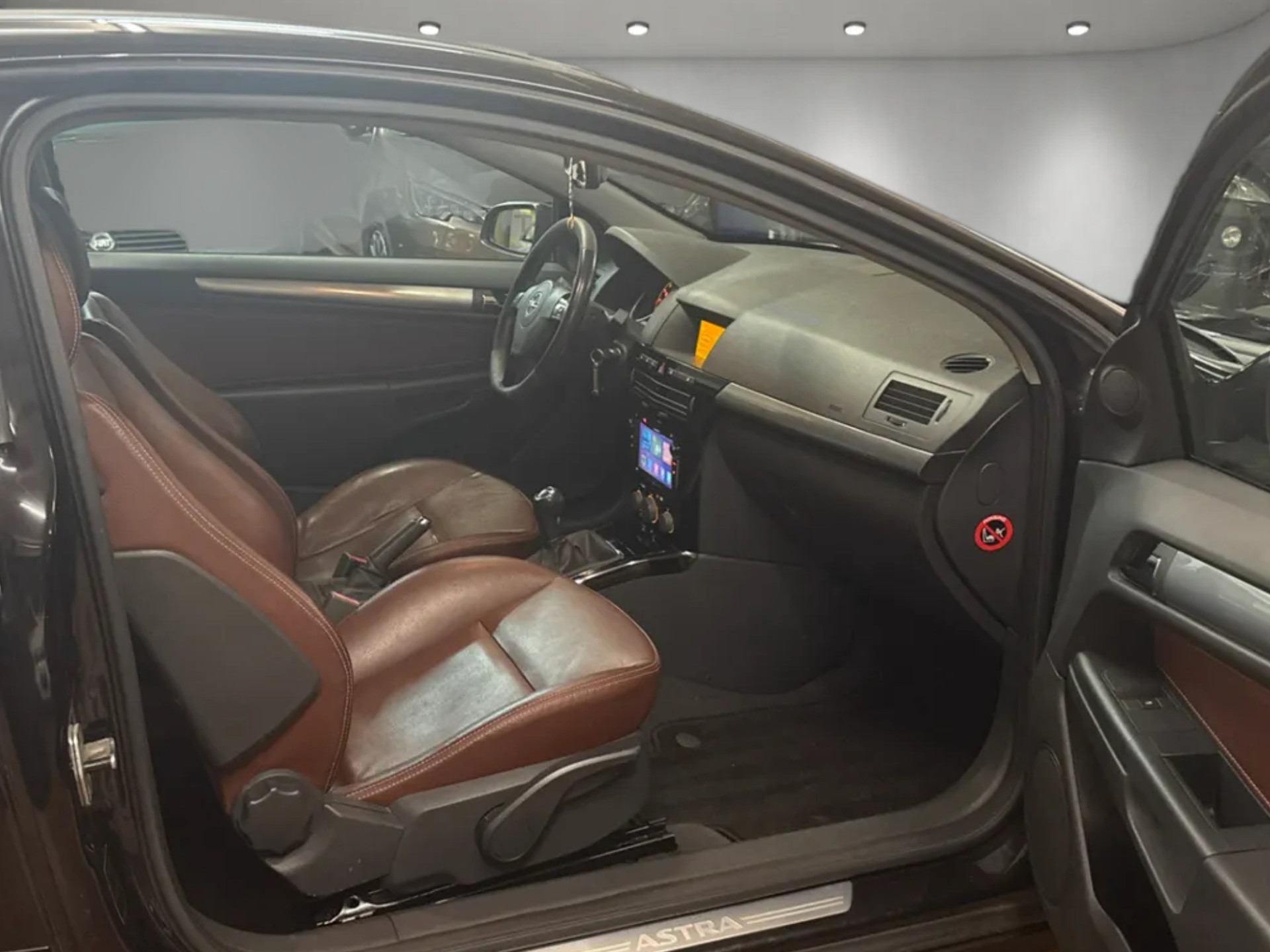 OPEL Astra GTC 1.6i 16V Turbo Sport-image-10