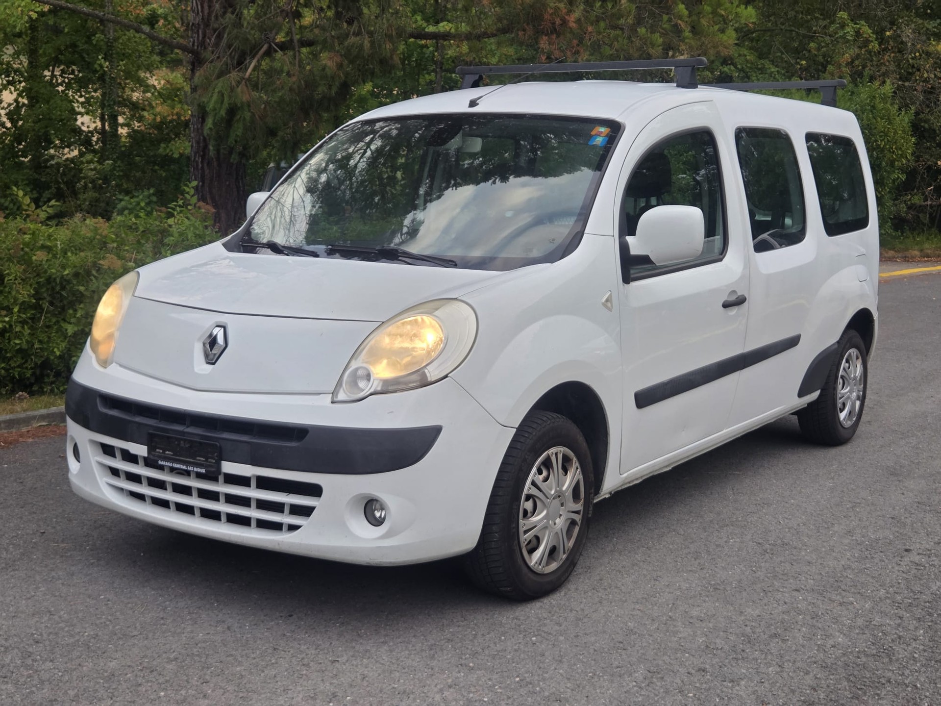RENAULT Kangoo Maxi dCi 85 5 Plätze / 5 places