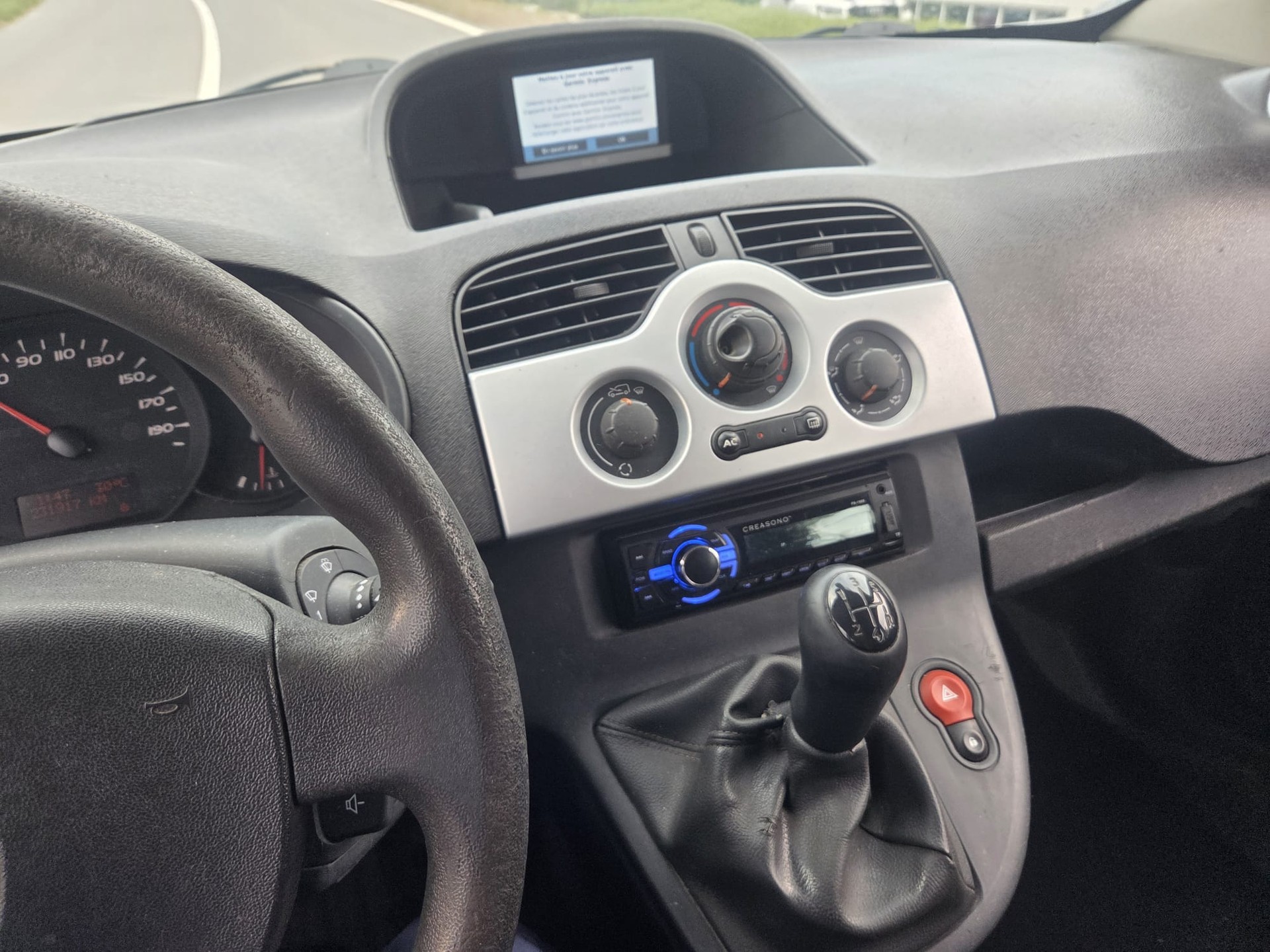 RENAULT Kangoo Maxi dCi 85 5 Plätze / 5 places-image-9