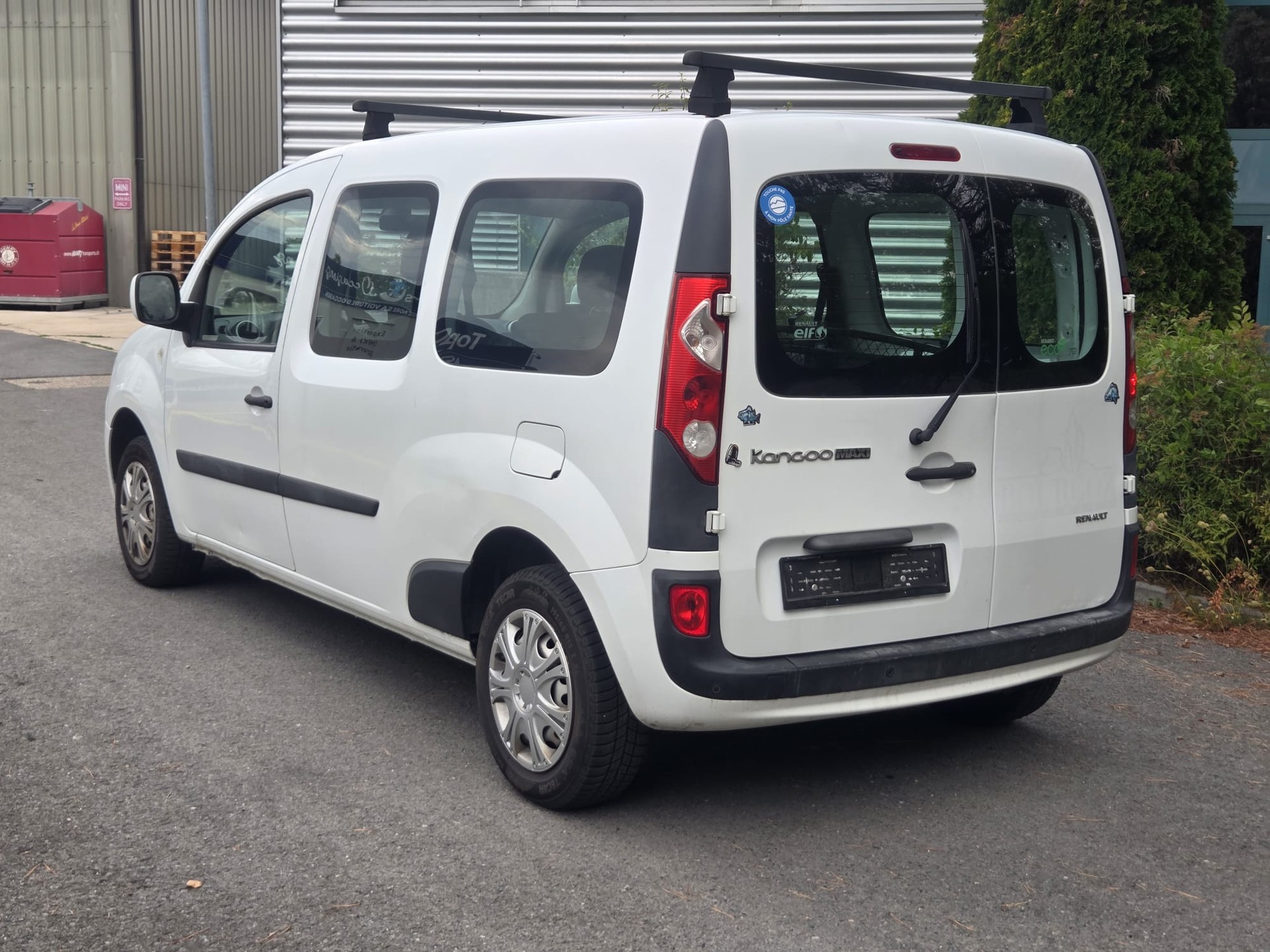 RENAULT Kangoo Maxi dCi 85 5 Plätze / 5 places-image-1