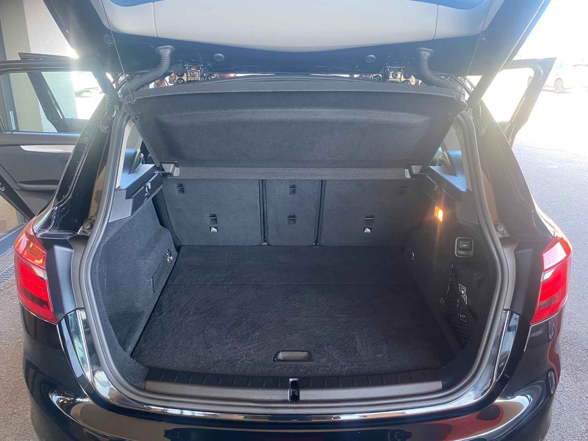 BMW 225xe iPerformance Active Tourer Steptronic-image-8