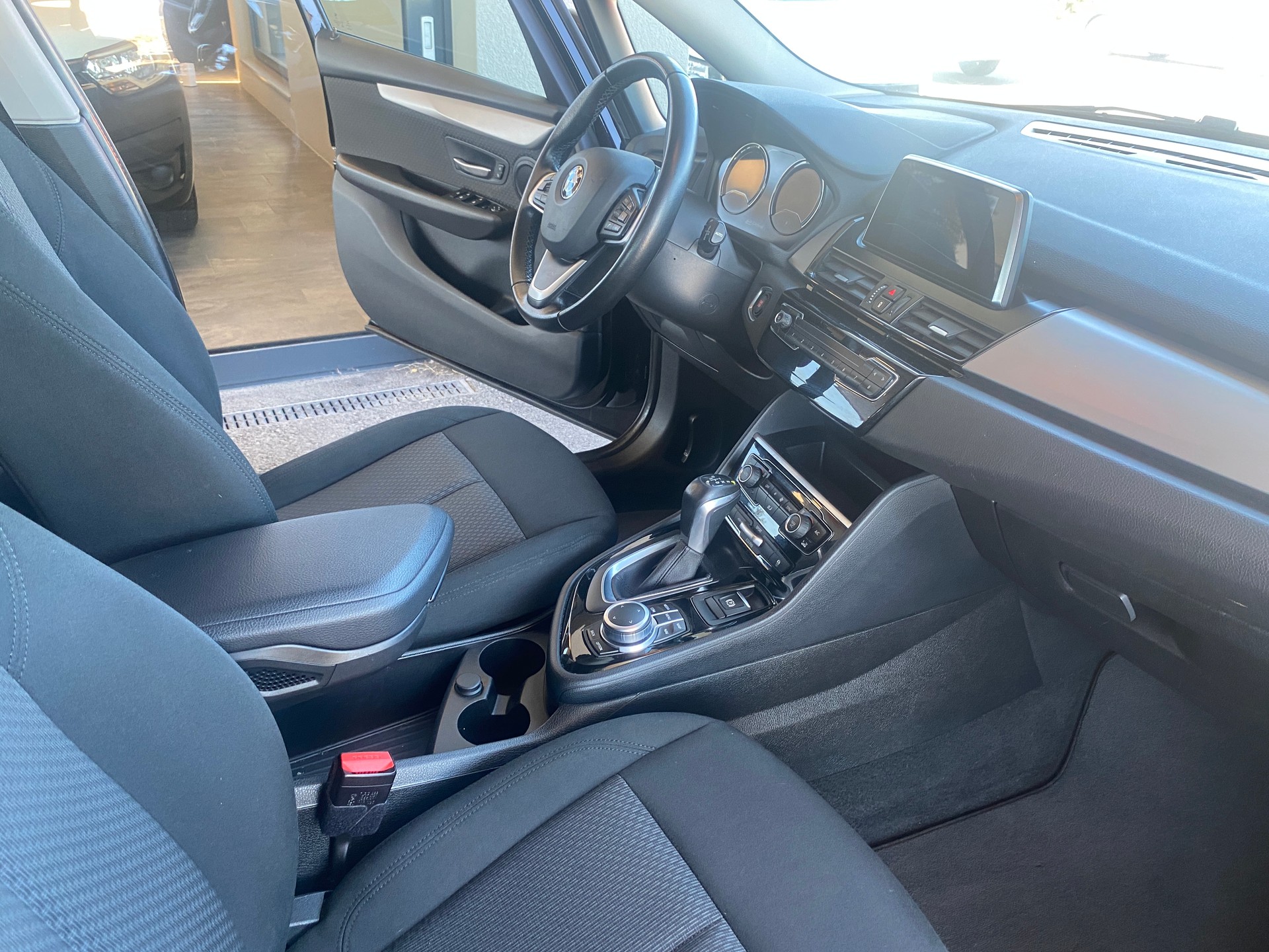 BMW 225xe iPerformance Active Tourer Steptronic-image-5