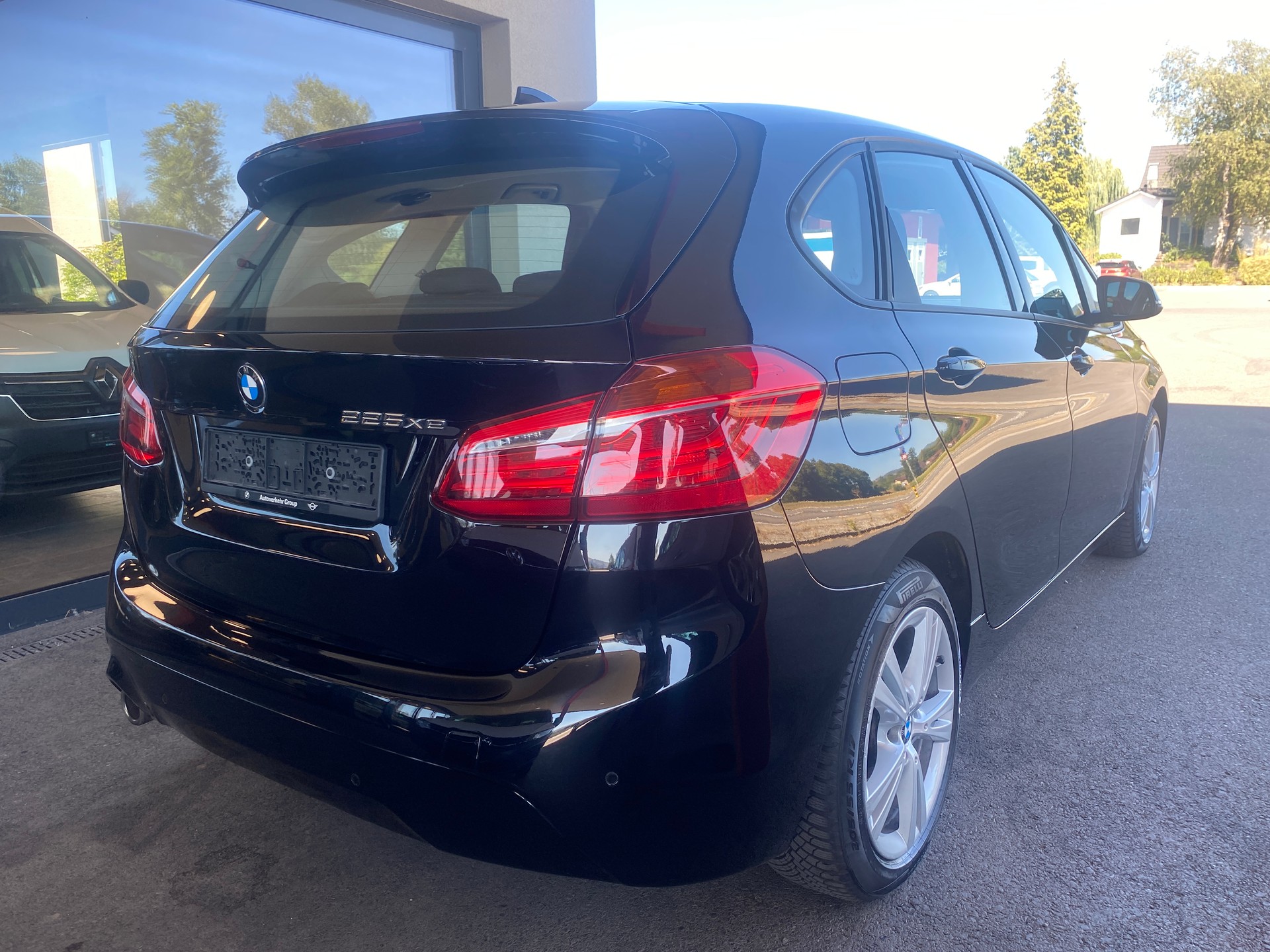 BMW 225xe iPerformance Active Tourer Steptronic-image-2