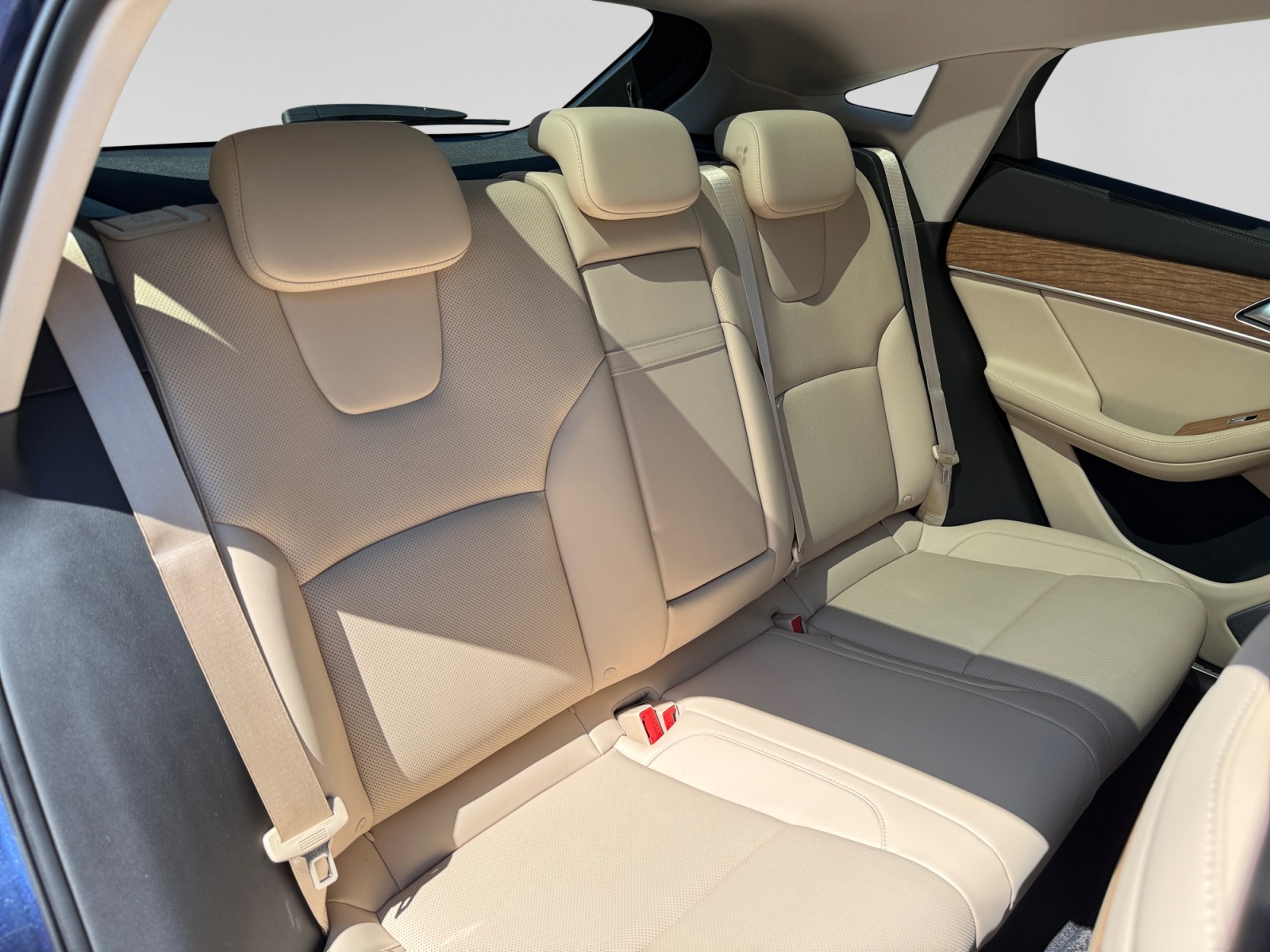 SERES Seres 5 80 kWh AWD-image-16