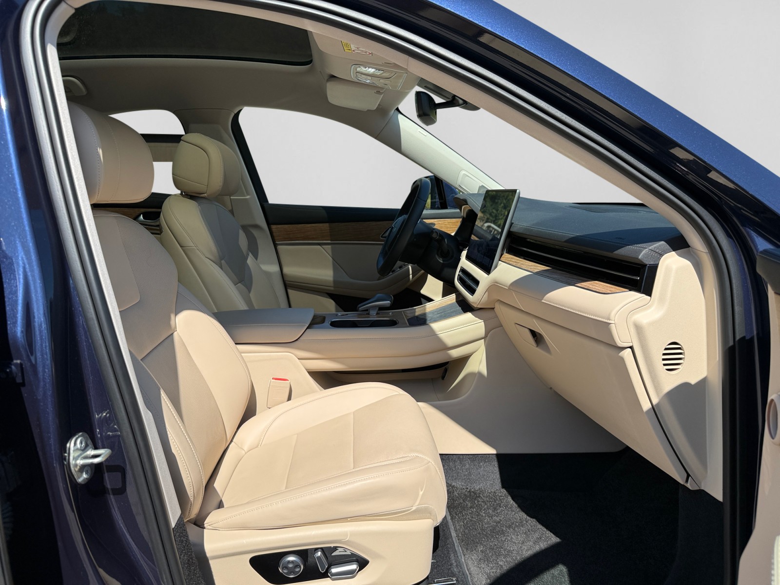 SERES Seres 5 80 kWh AWD-image-15