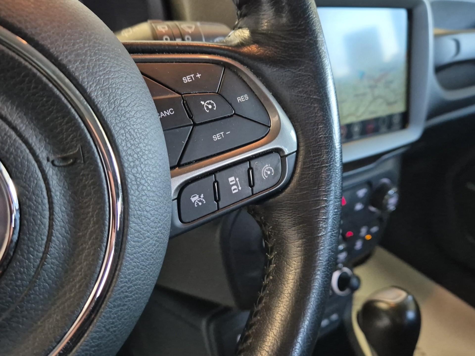 JEEP Renegade 1.3 T PHEV Limited AWD-image-24