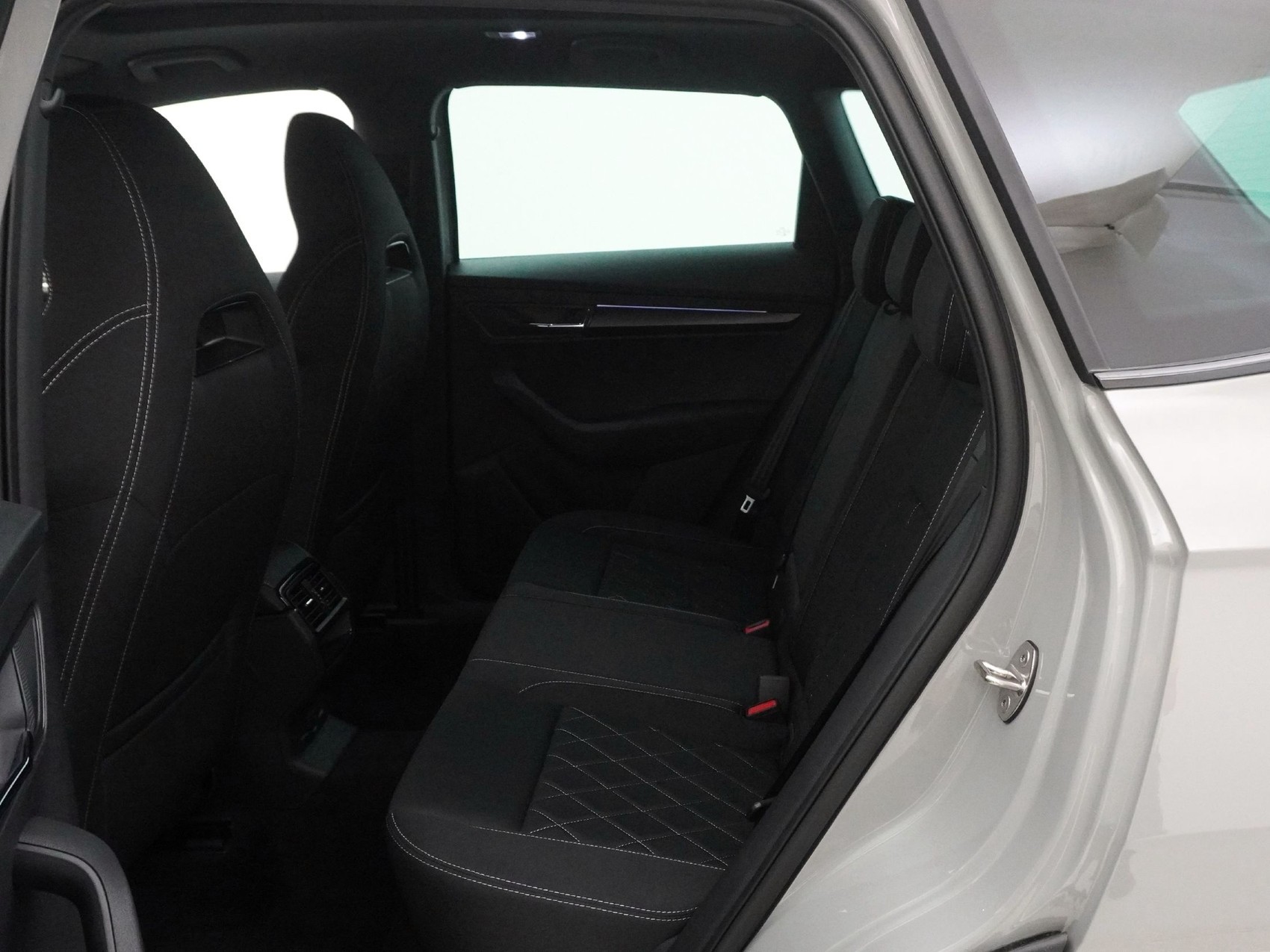 SKODA Karoq 1.5 TSI SportLine DSG-image-14