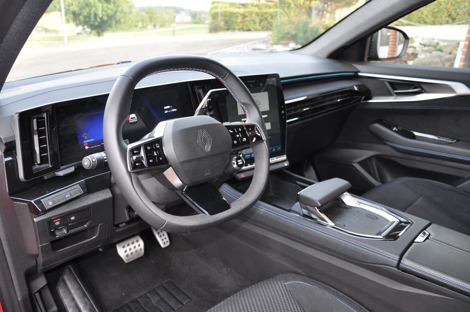 RENAULT Austral 1.2 HEV 200 Techno Esprit Alpine A-image-6