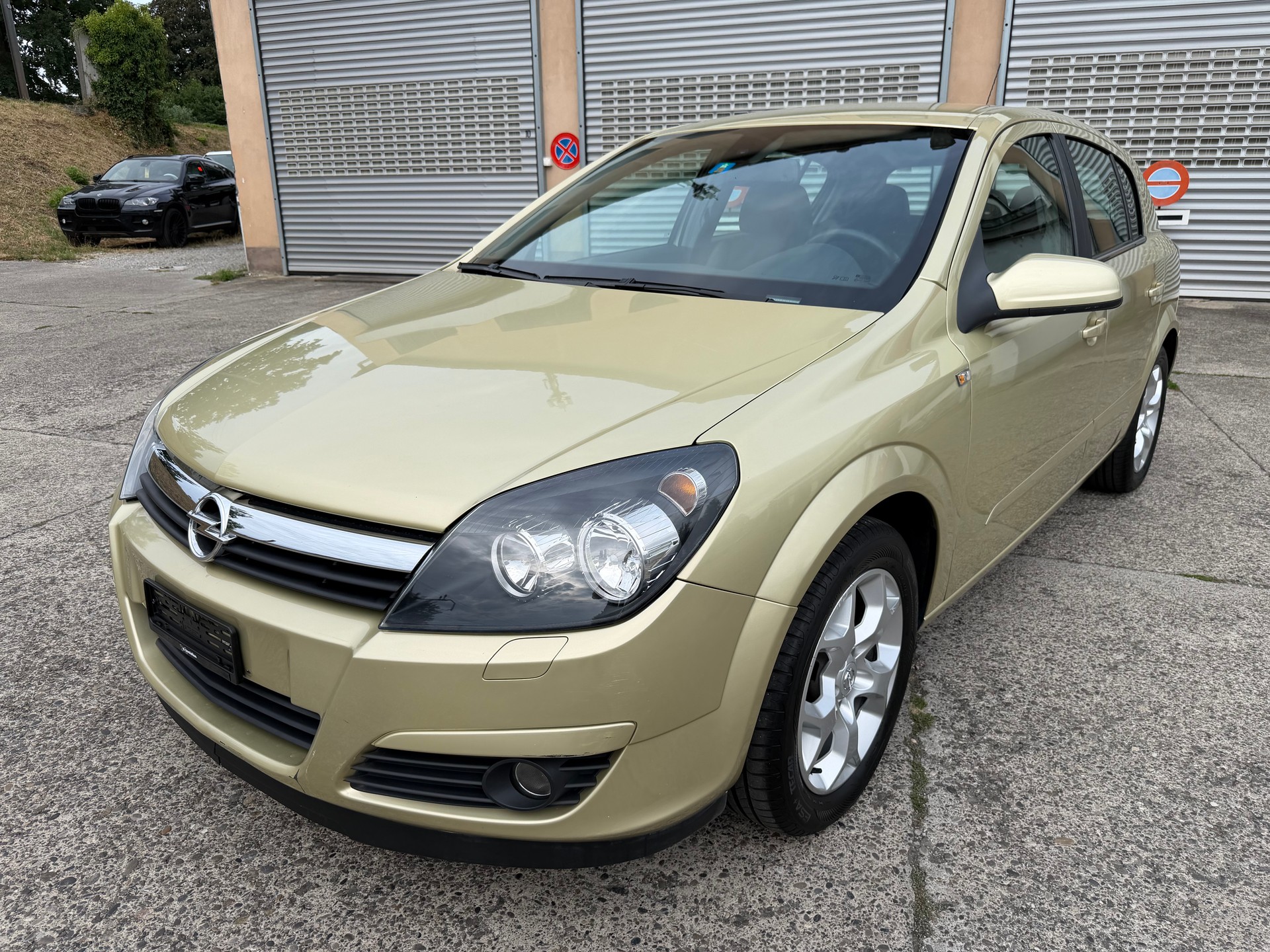 OPEL Astra 1.8i 16V Essentia-image-0