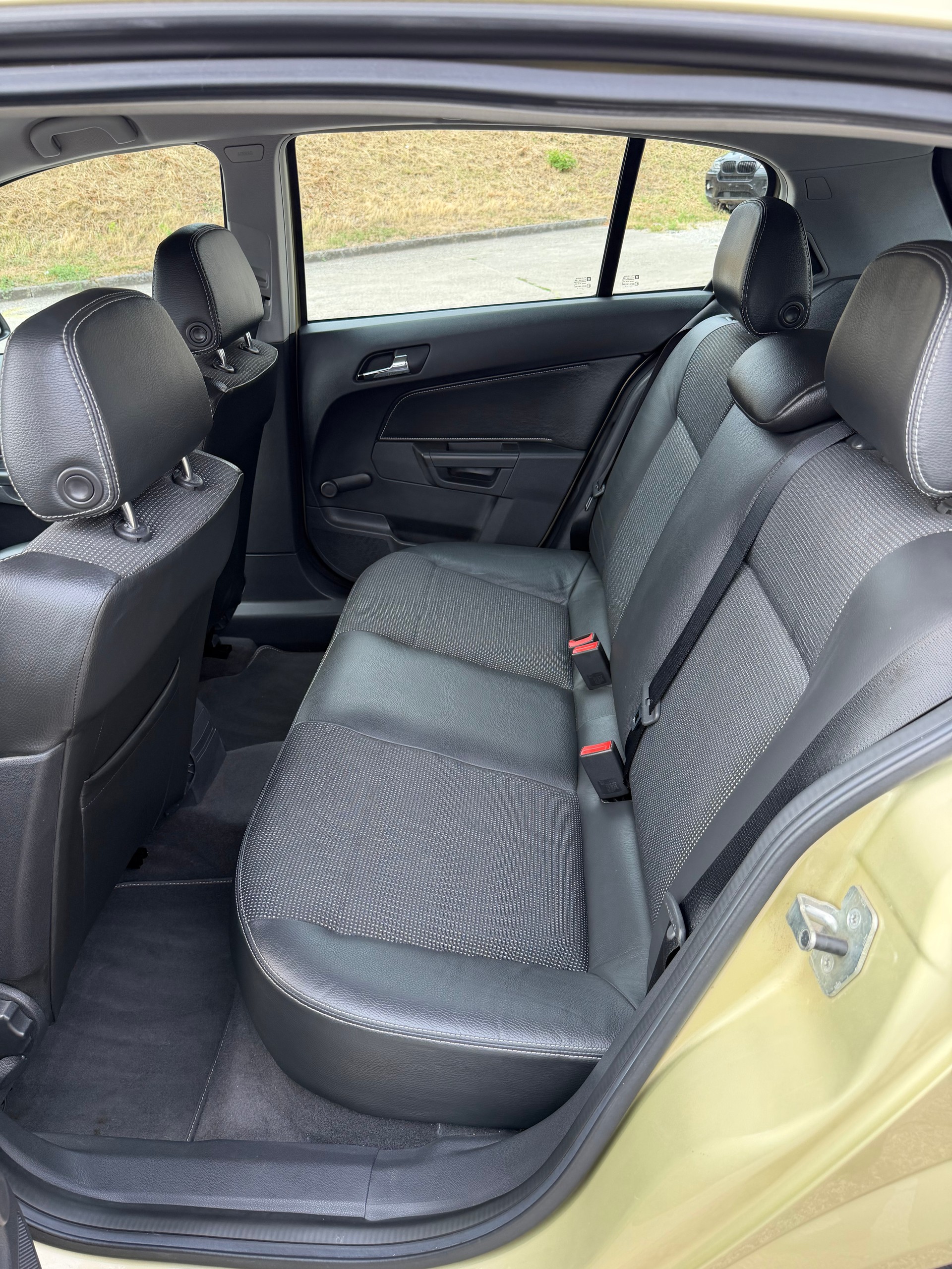 OPEL Astra 1.8i 16V Essentia-image-13