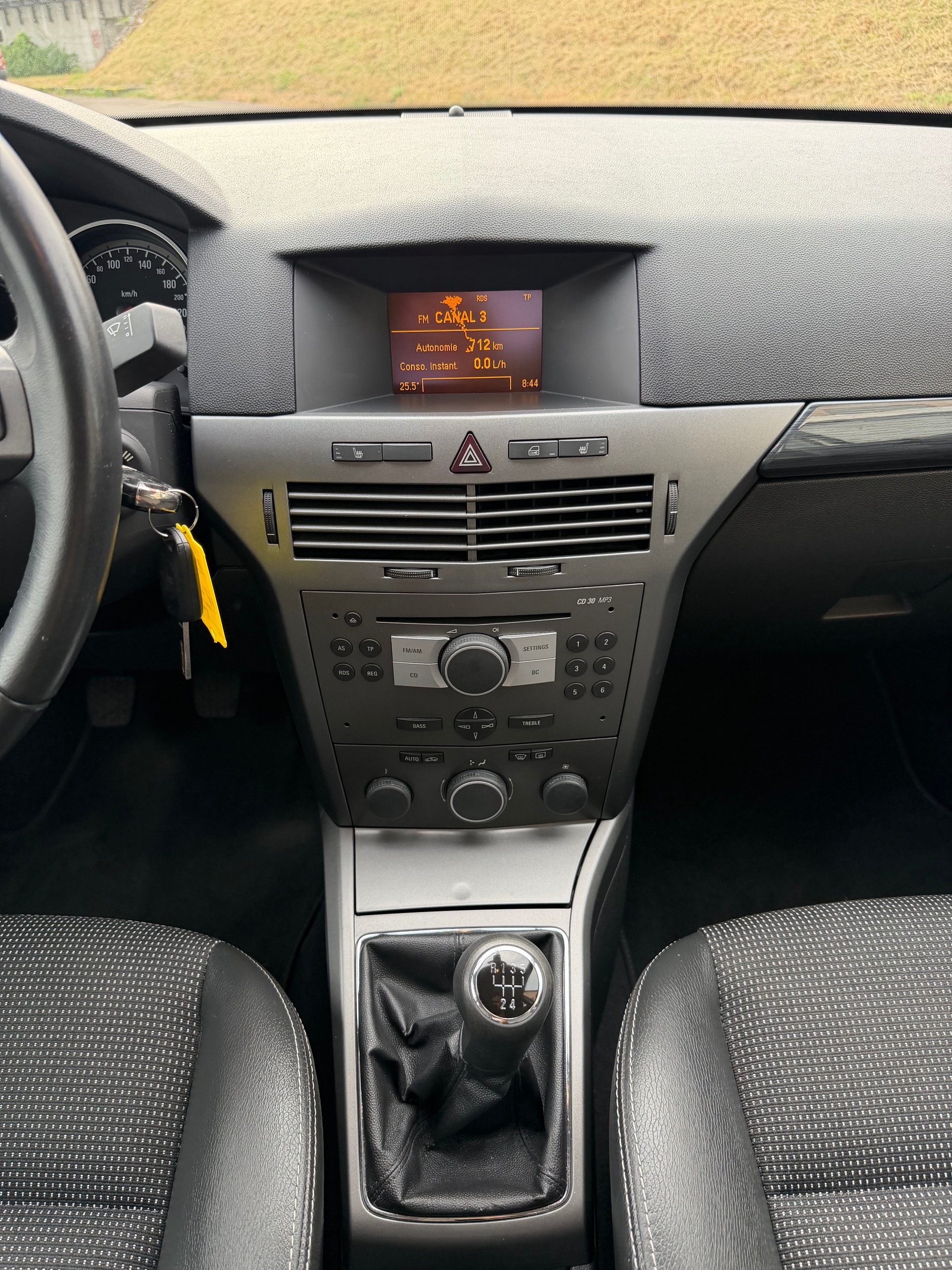OPEL Astra 1.8i 16V Essentia-image-10