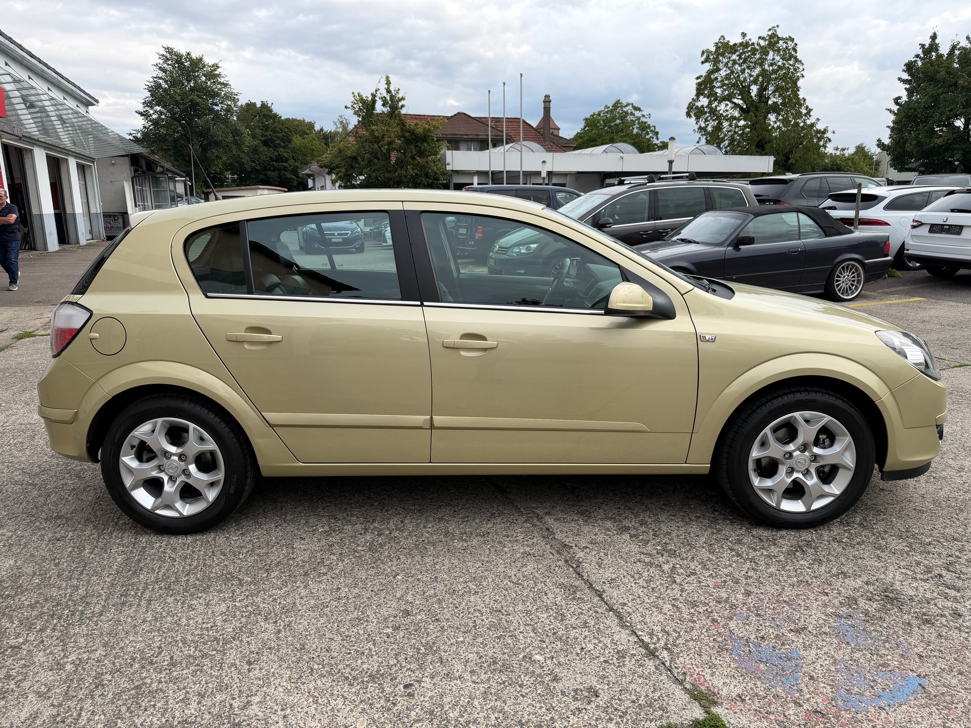 OPEL Astra 1.8i 16V Essentia-image-5