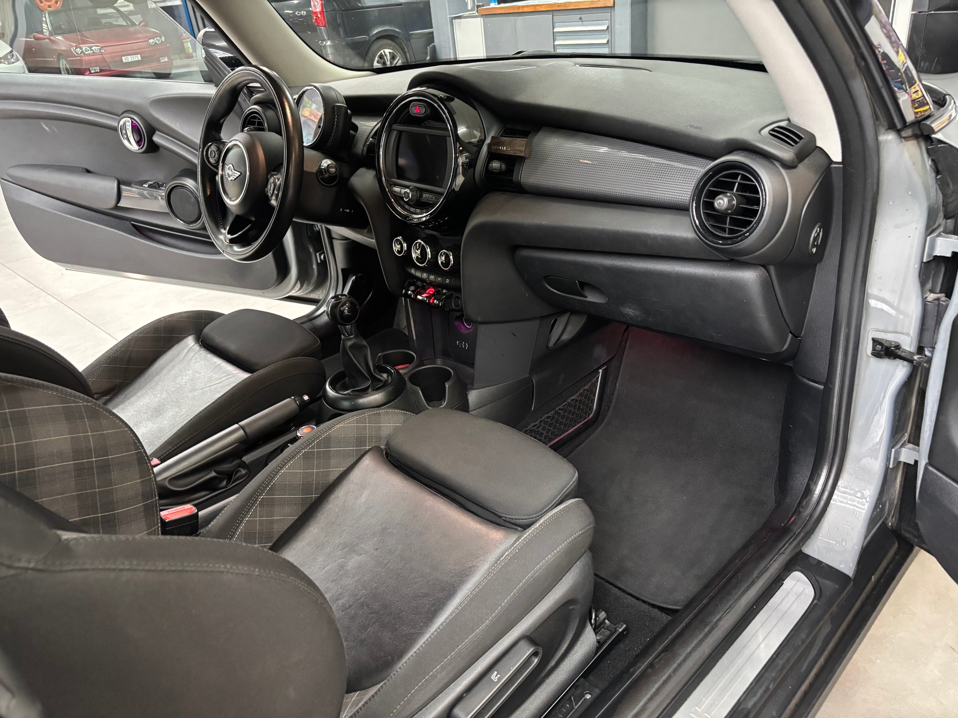MINI Cooper-image-12