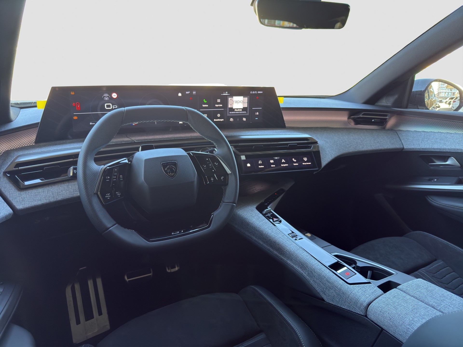 PEUGEOT 5008 1.2 Hybrid GT-image-12