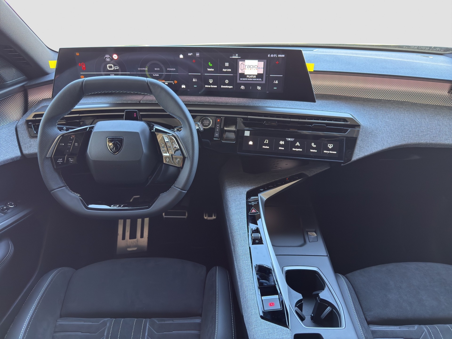 PEUGEOT 5008 1.2 Hybrid GT-image-14