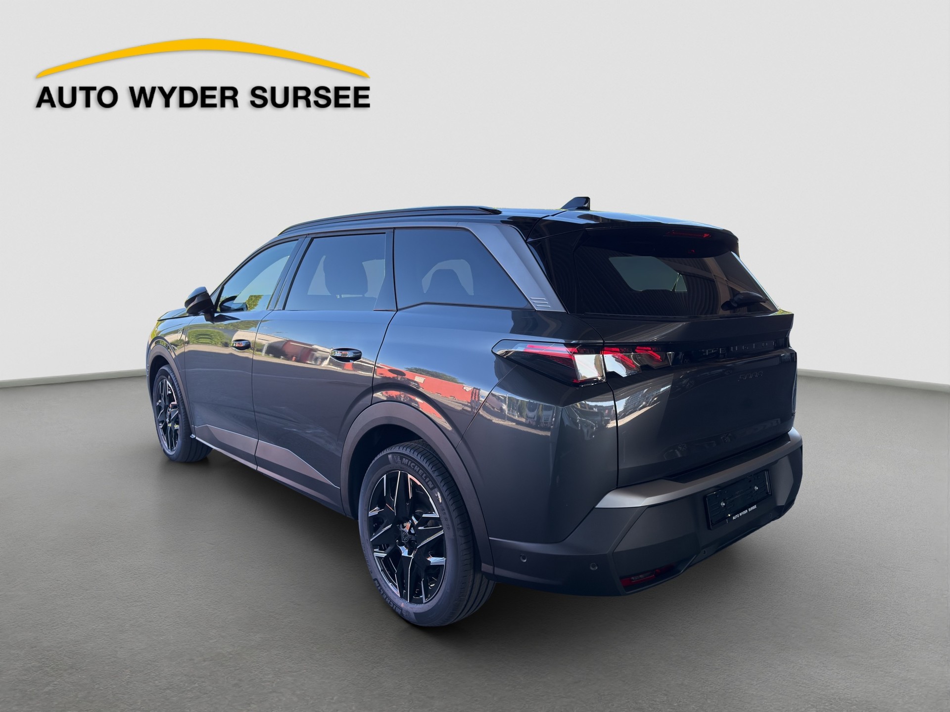 PEUGEOT 5008 1.2 Hybrid GT-image-3