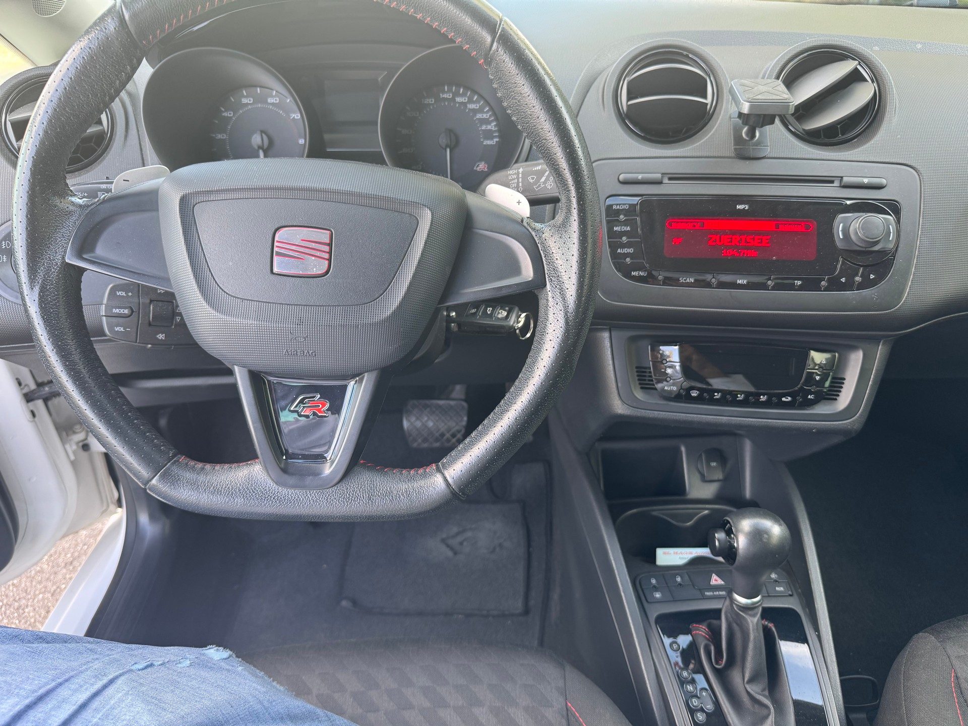 SEAT Ibiza 1.4 TSI FR-image-12