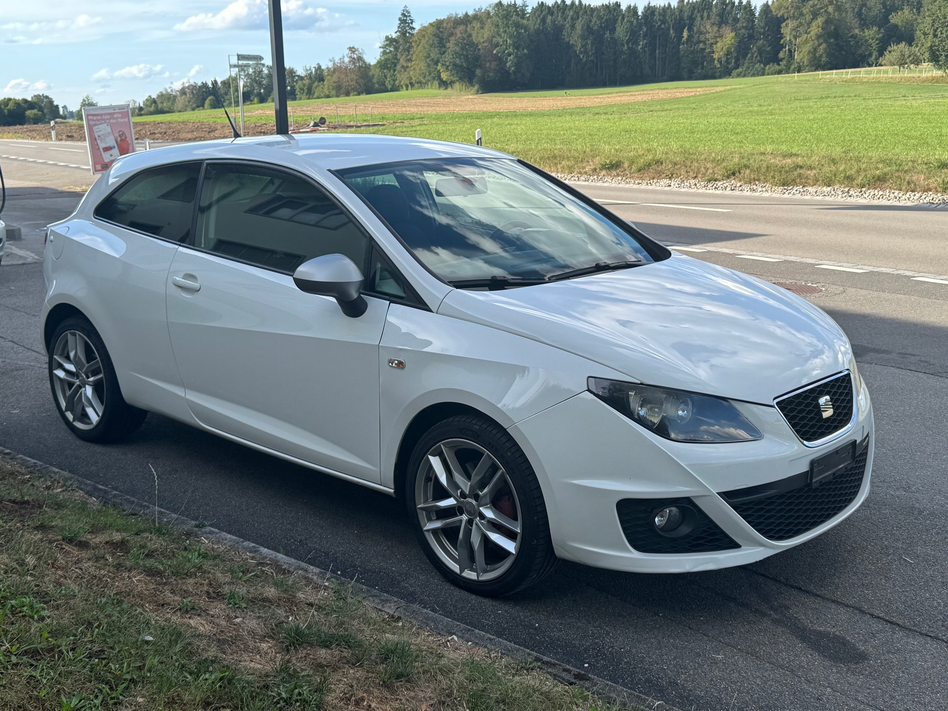 SEAT Ibiza 1.4 TSI FR-image-2