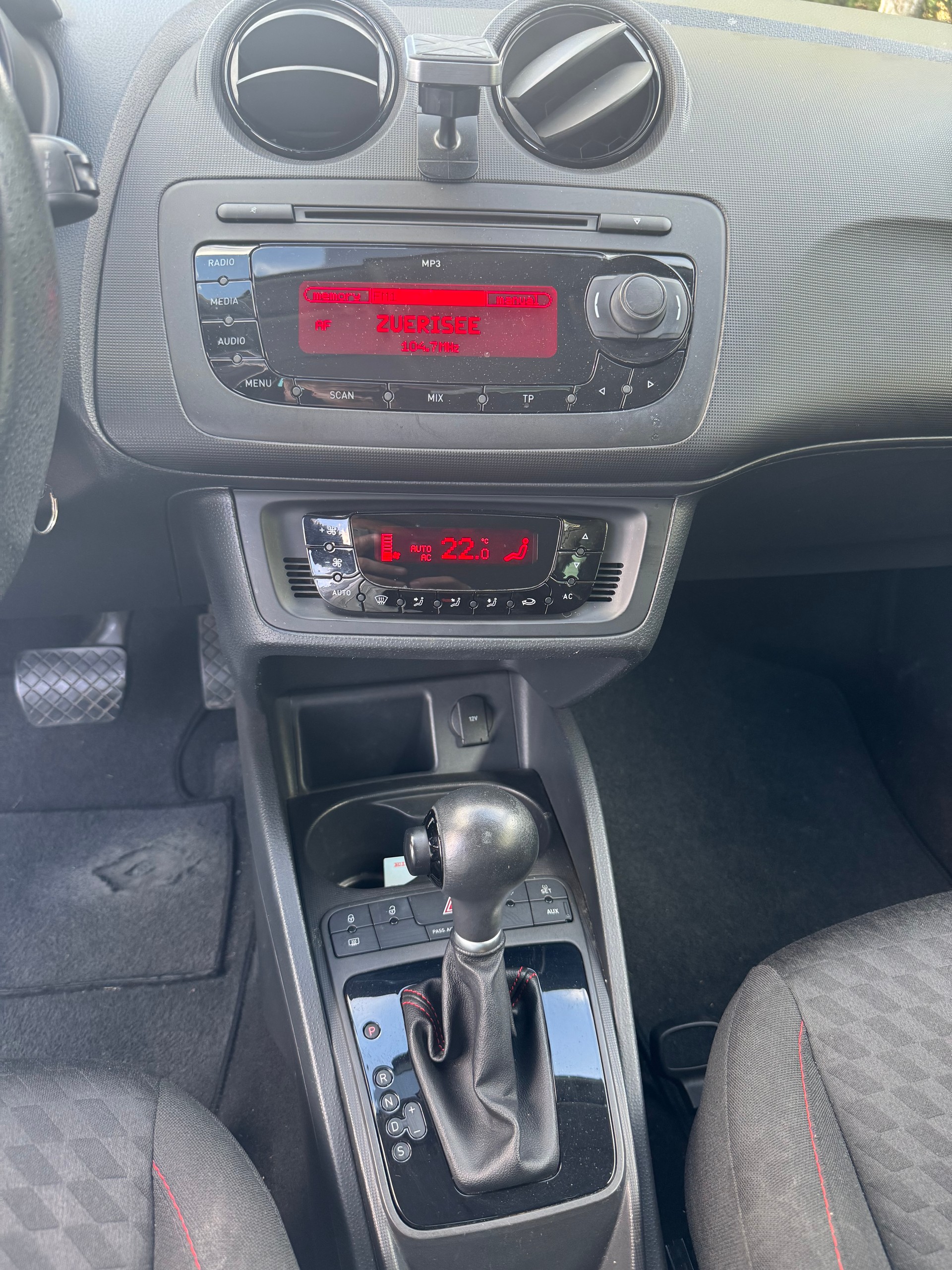 SEAT Ibiza 1.4 TSI FR-image-13