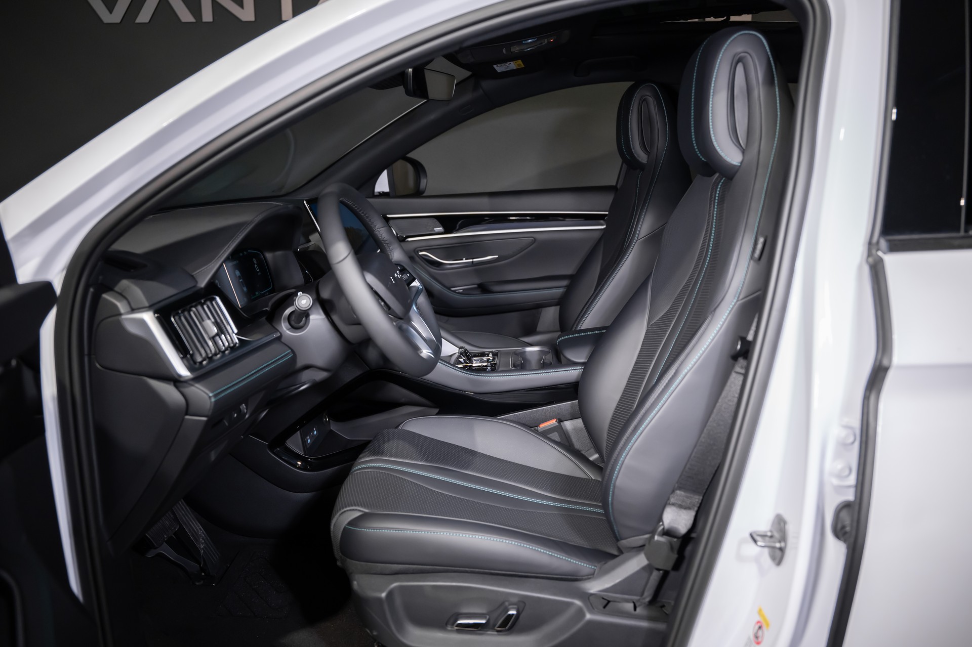 BYD Seal U DM-i Boost-image-13