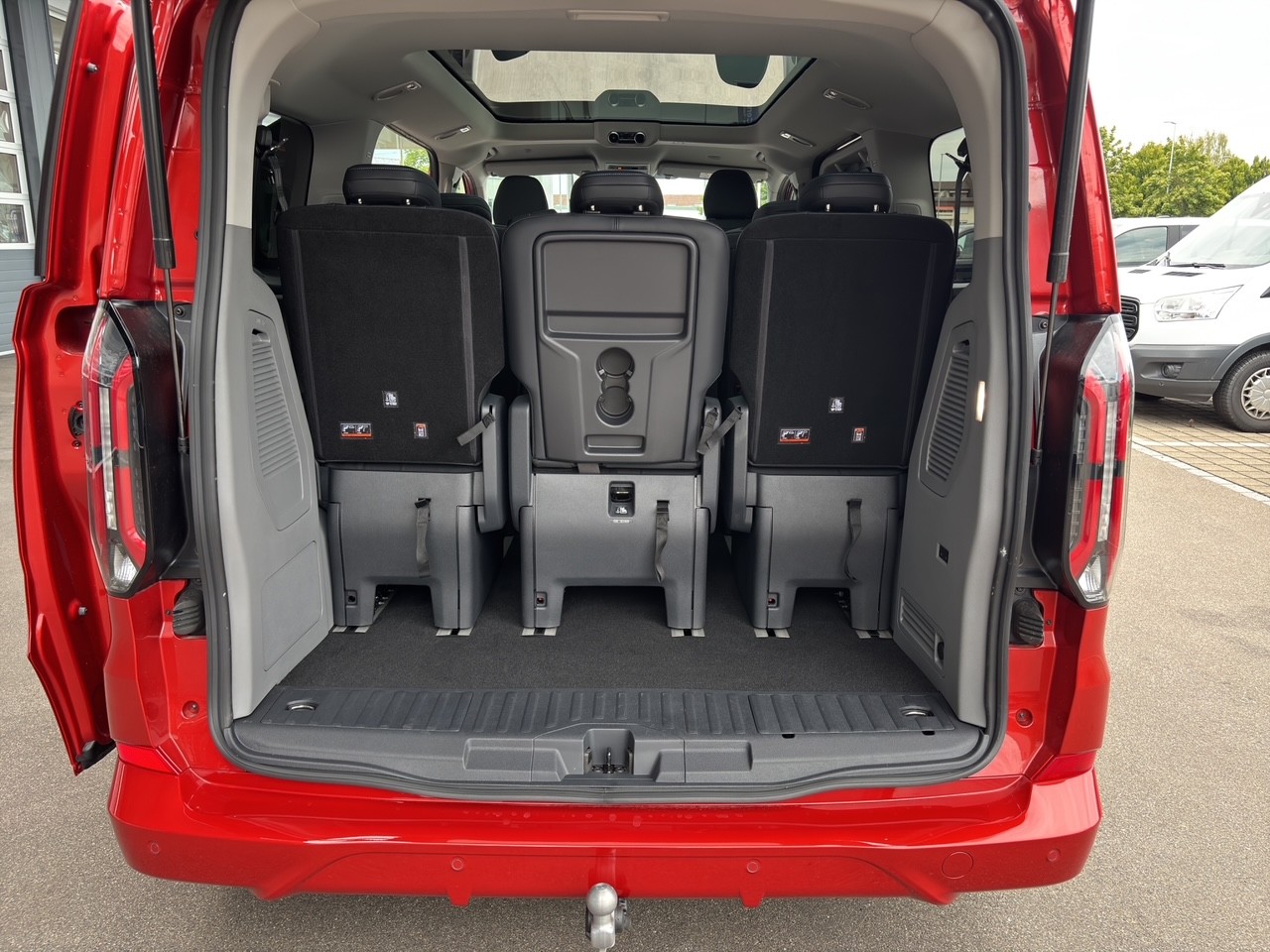 FORD Tourneo C Bus 320 L1 2.0 EcoBlue 170 Sport-image-12