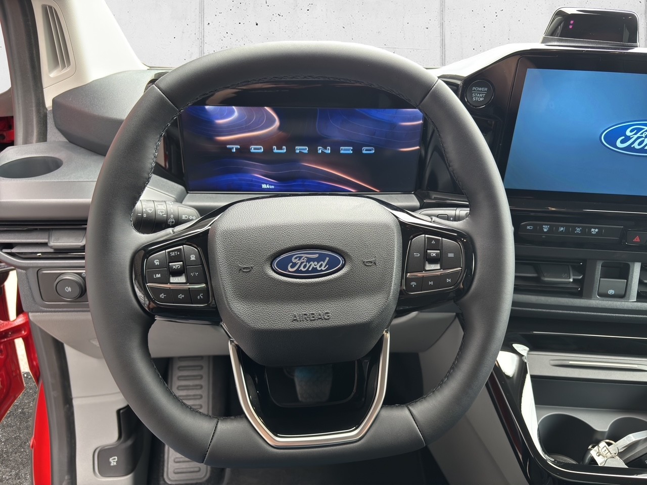 FORD Tourneo C Bus 320 L1 2.0 EcoBlue 170 Sport-image-9