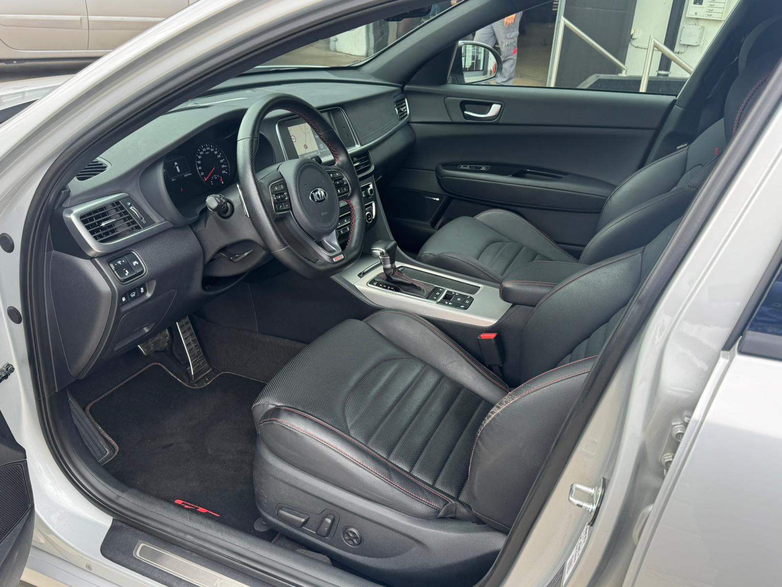 KIA Optima Sportswagon 2.0 T-GDi Style GT-image-4