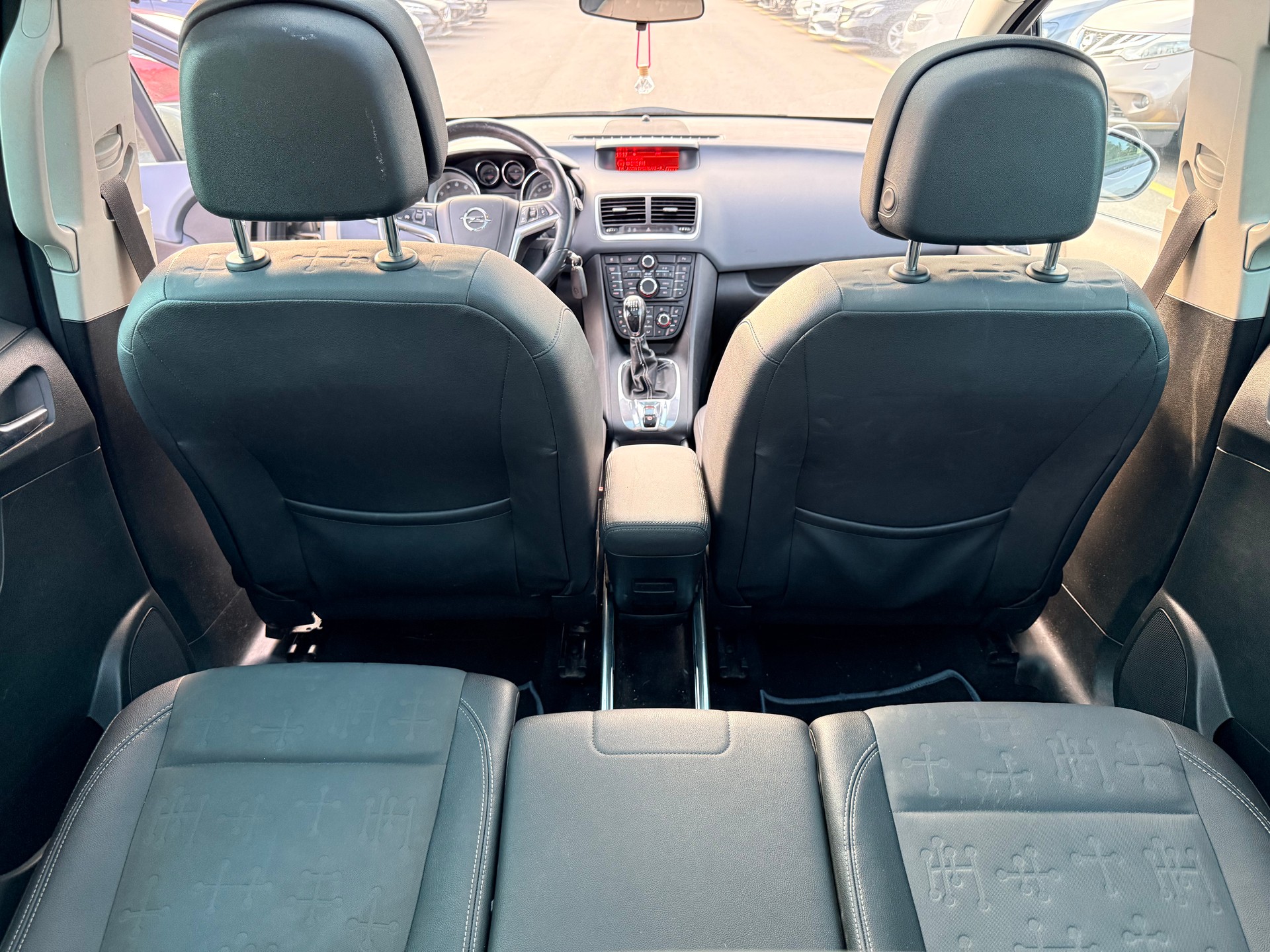 OPEL Meriva 1.4 Turbo Cosmo-image-12