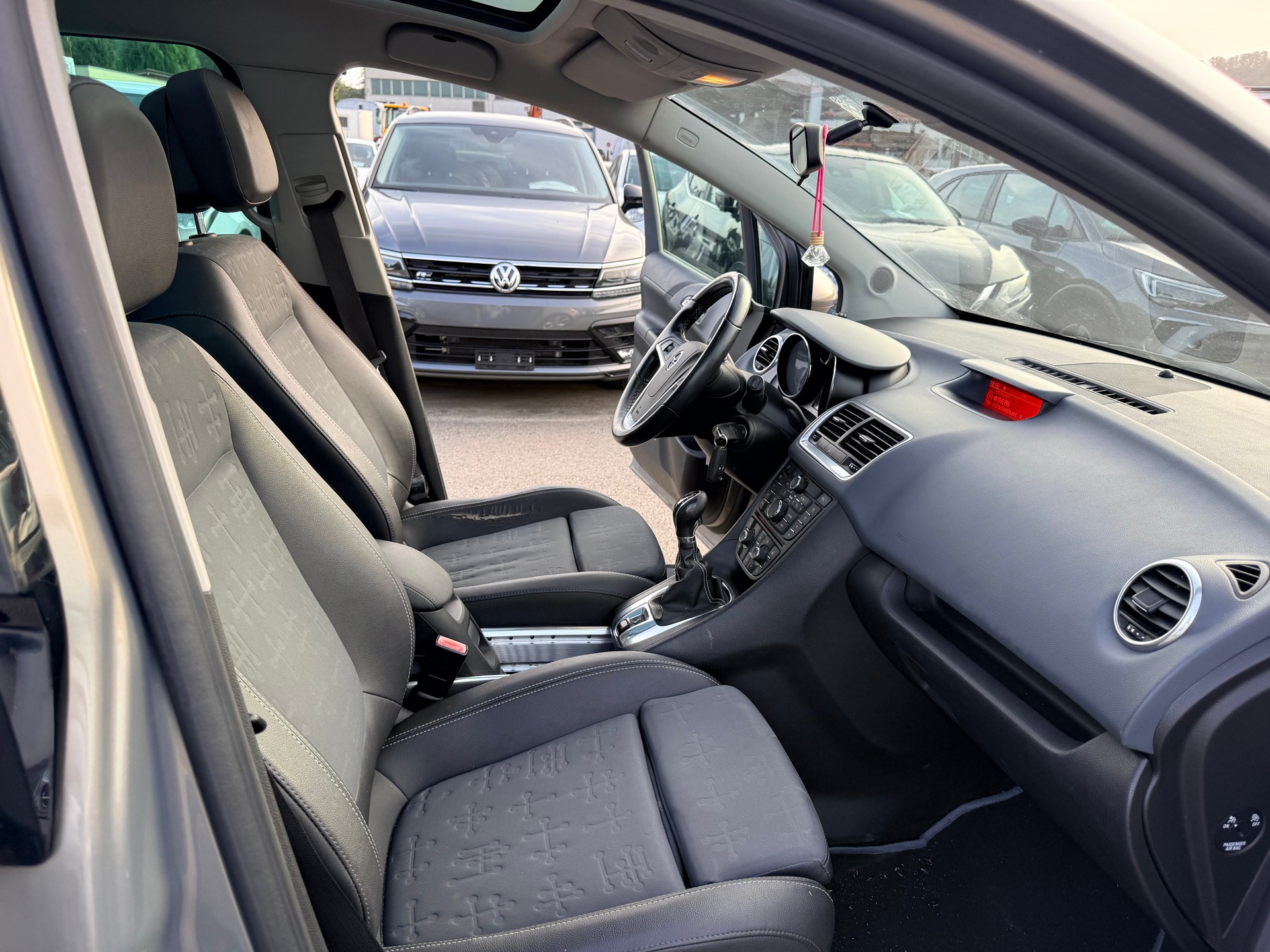 OPEL Meriva 1.4 Turbo Cosmo-image-10