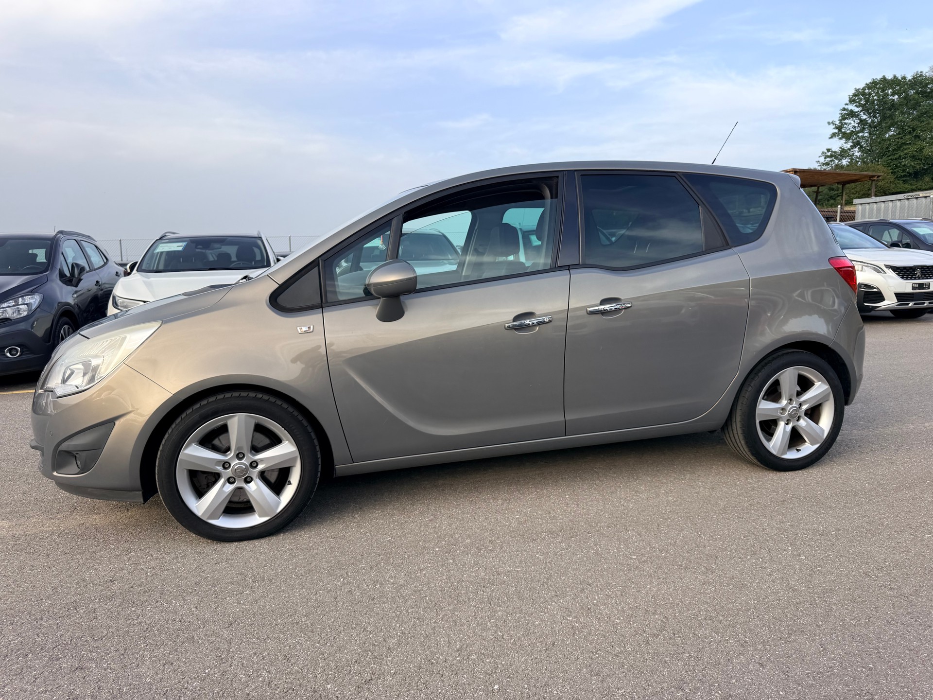 OPEL Meriva 1.4 Turbo Cosmo-image-1