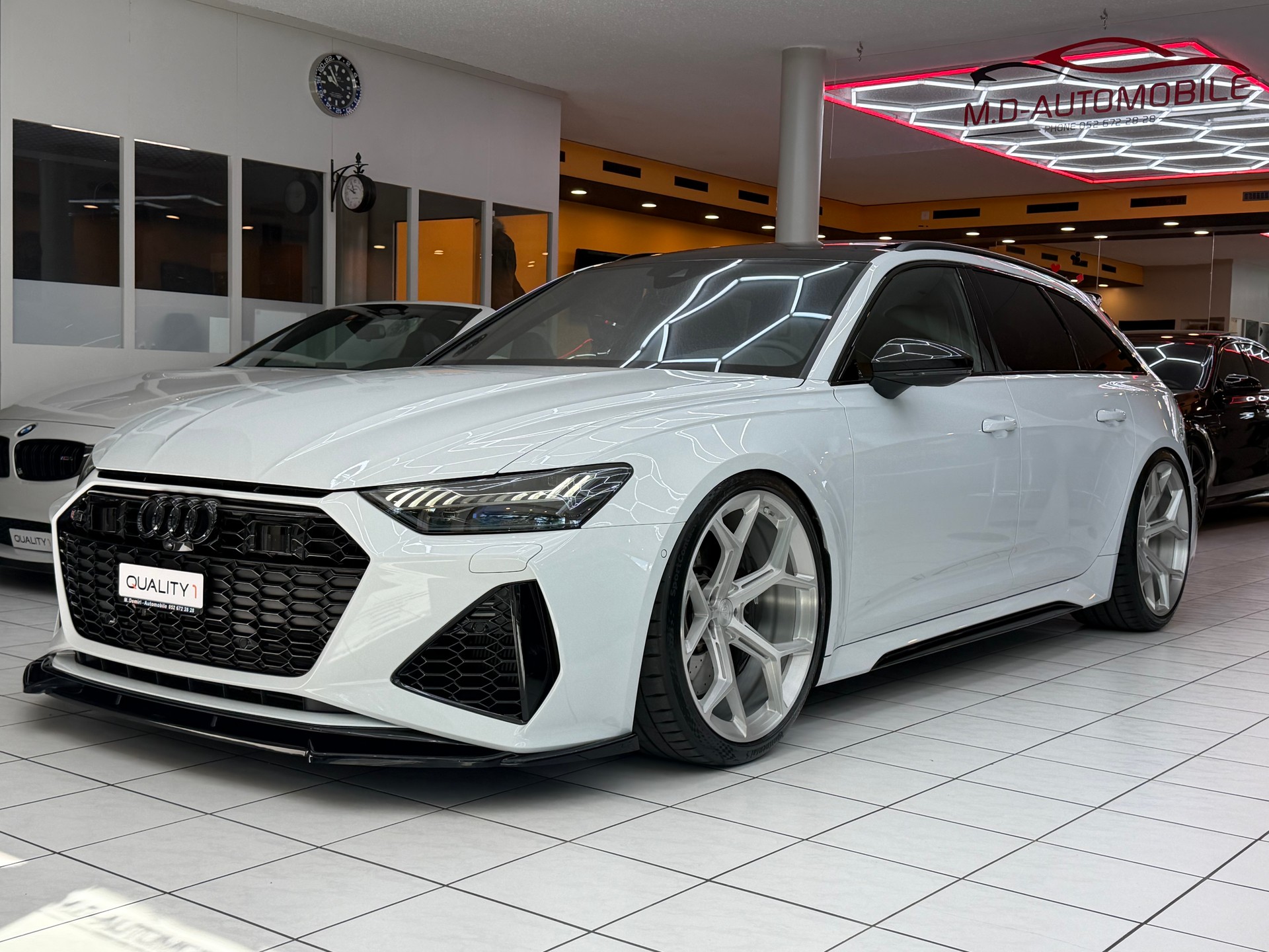 AUDI RS6 Avant 4.0 V8 TFSI quattro T-Tronic-image-4