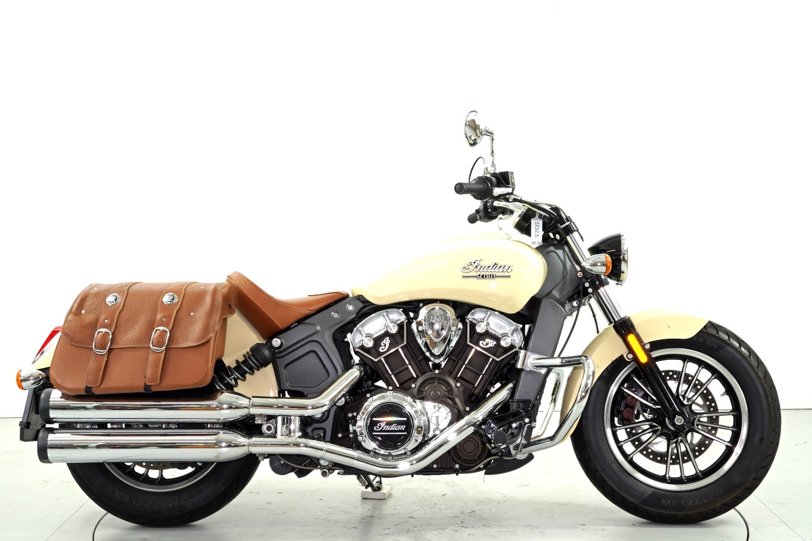 INDIAN Scout ABS-showroom-element-3
