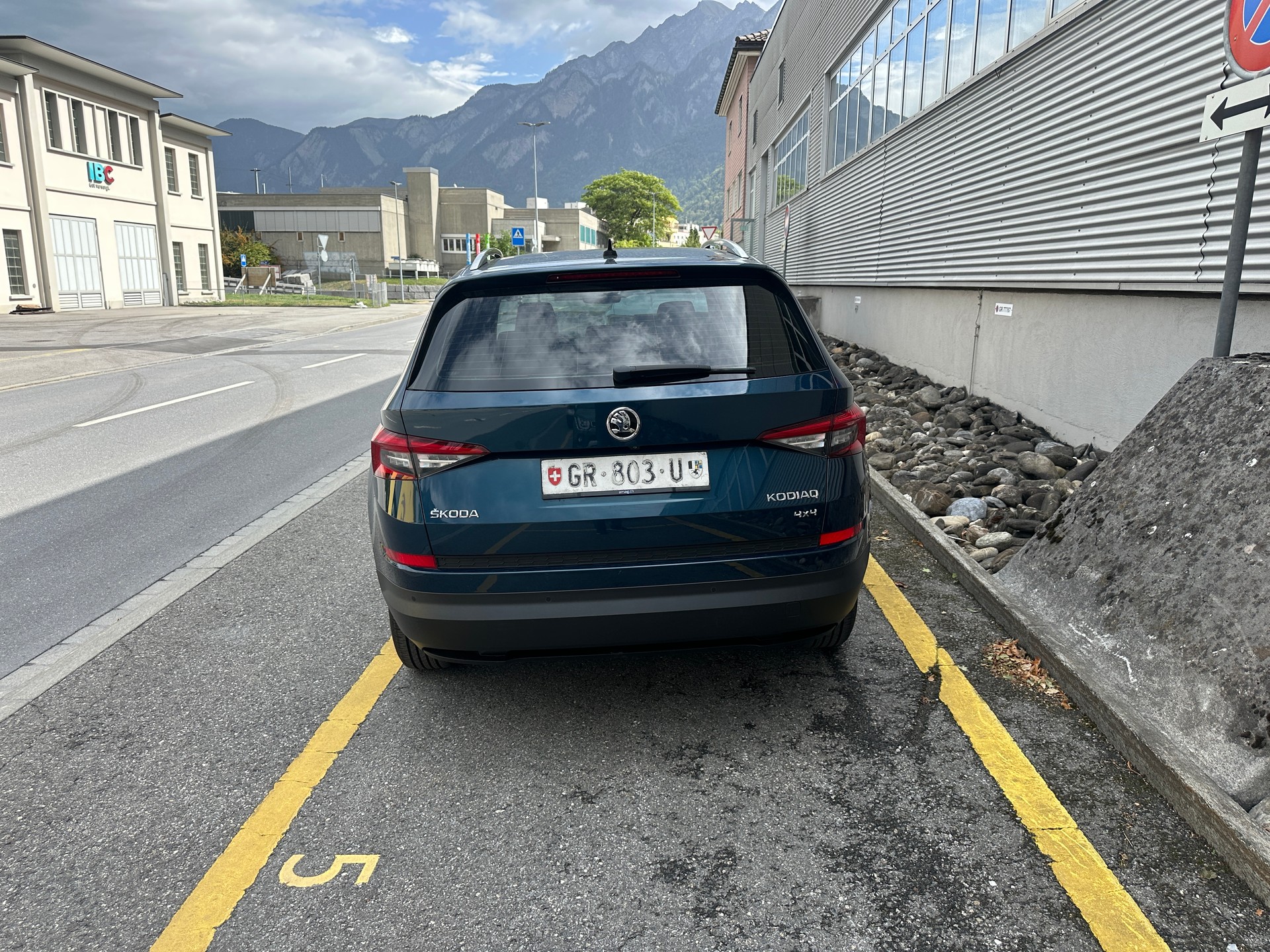 SKODA Kodiaq 2.0 TSI Ambition 4x4-image-2