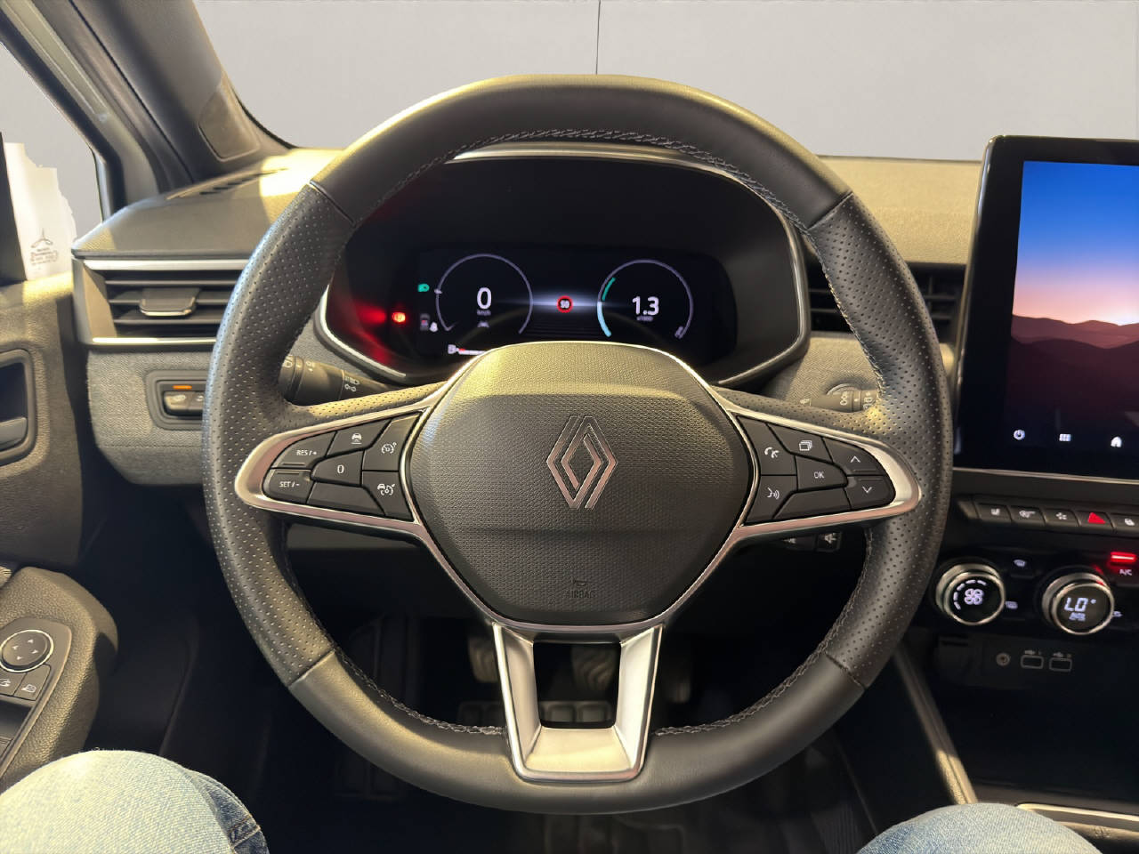RENAULT Clio 1.0 TCe techno-image-8
