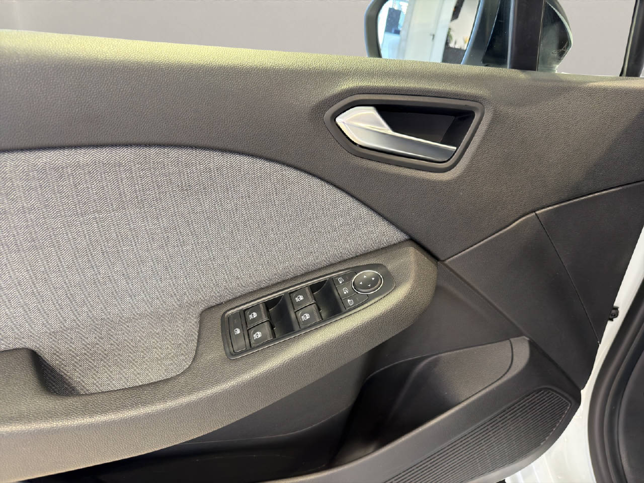 RENAULT Clio 1.0 TCe techno-image-13