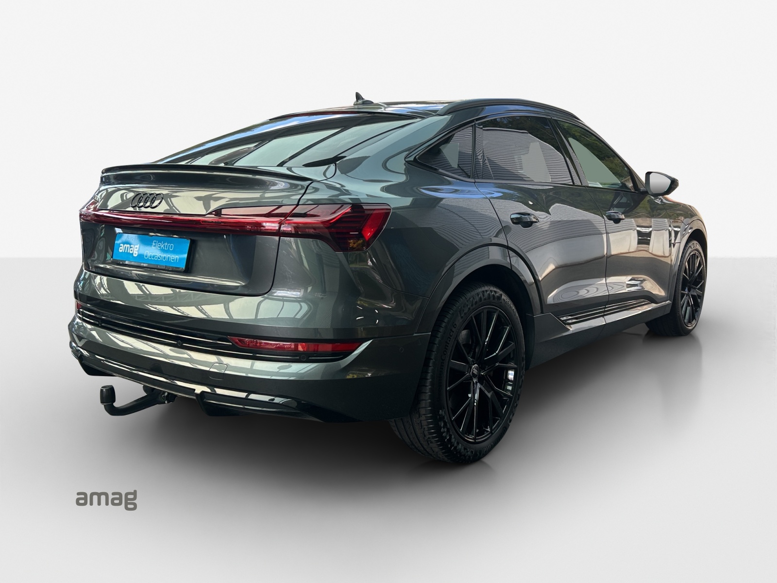 AUDI e-tron 55 Sportback S Line Black Edition quattro-image-4
