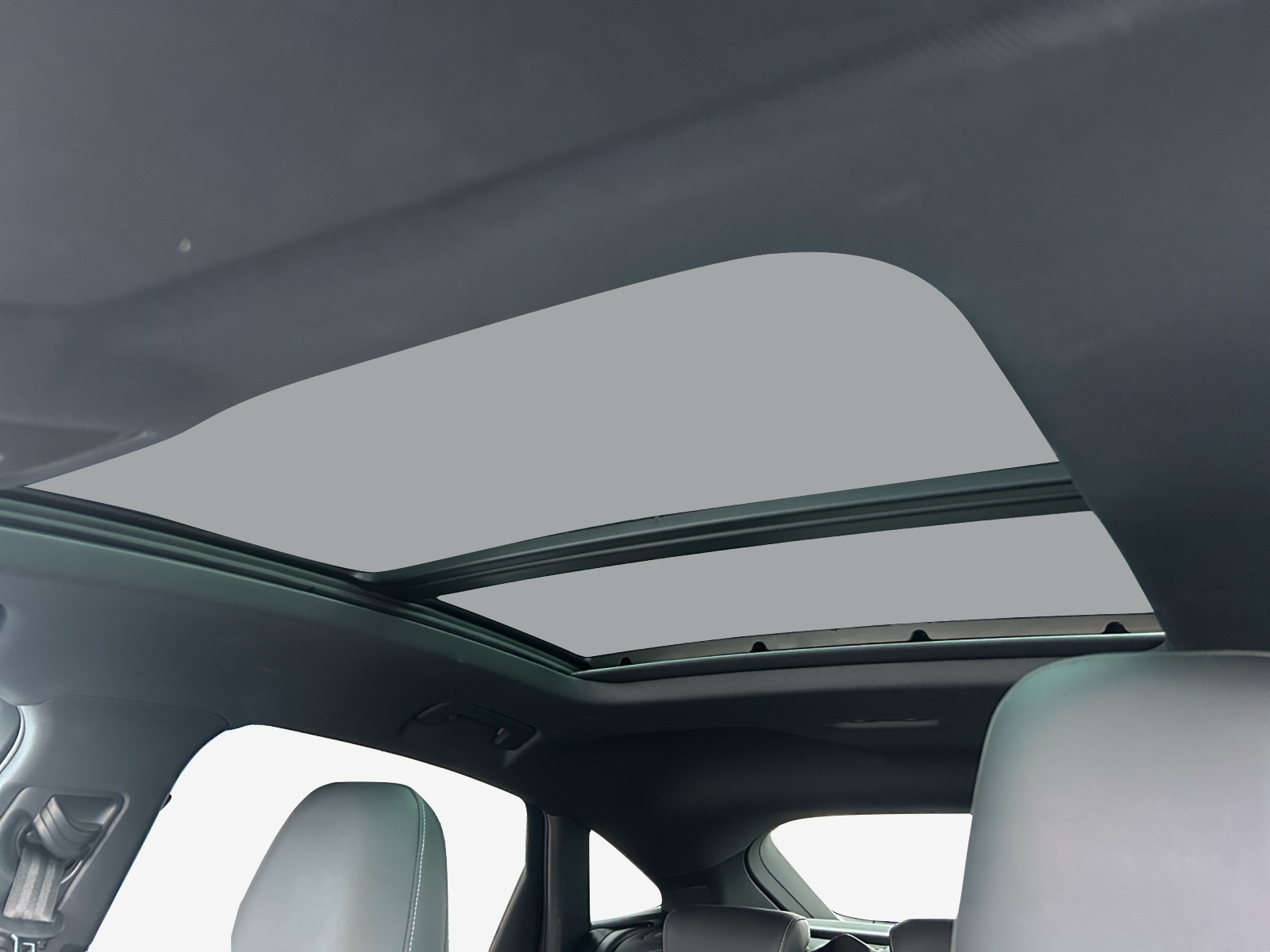 AUDI e-tron 55 Sportback S Line Black Edition quattro-image-15