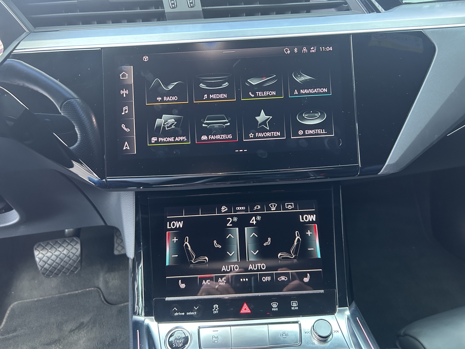 AUDI e-tron 55 Sportback S Line Black Edition quattro-image-10