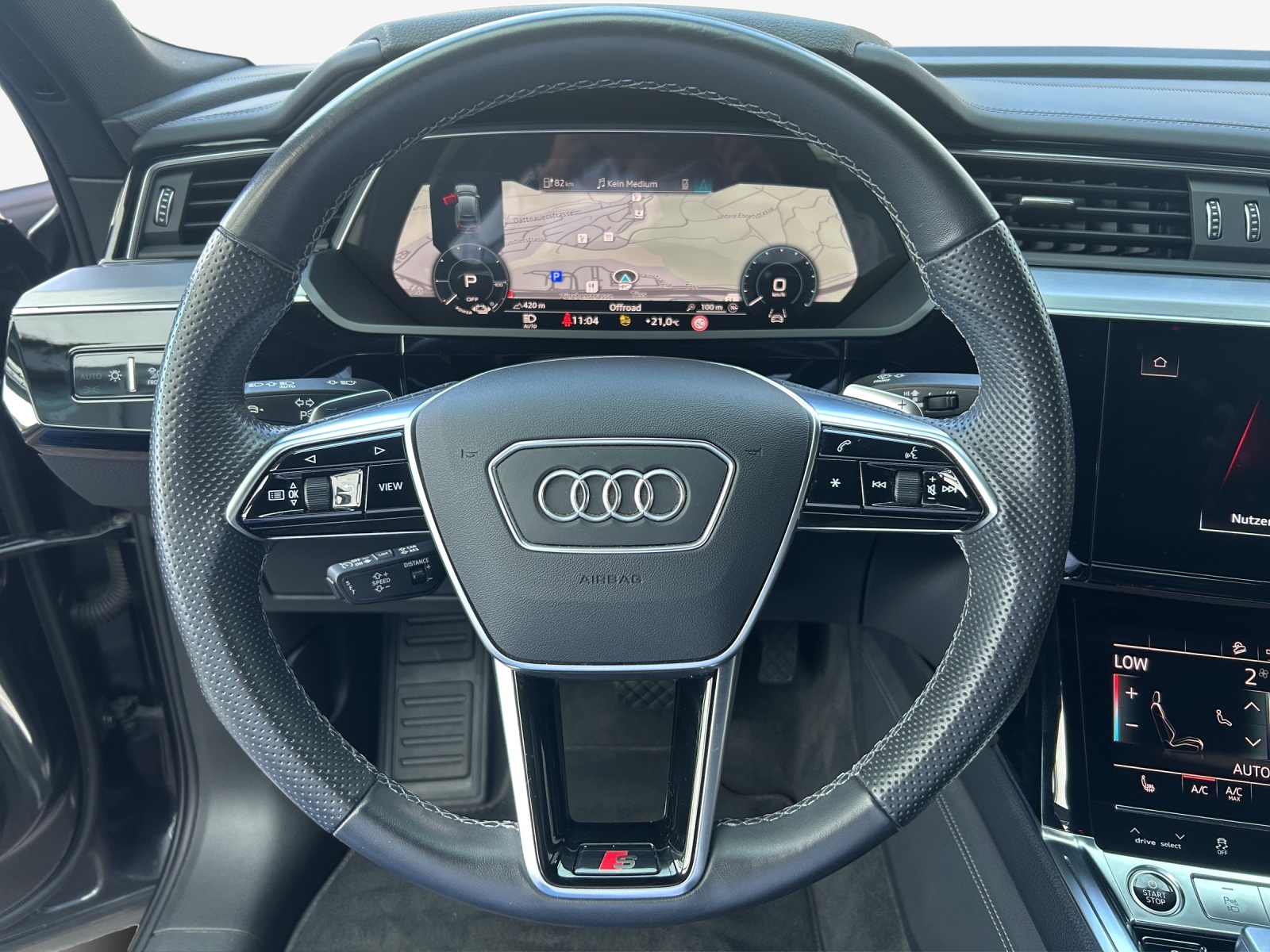 AUDI e-tron 55 Sportback S Line Black Edition quattro-image-9