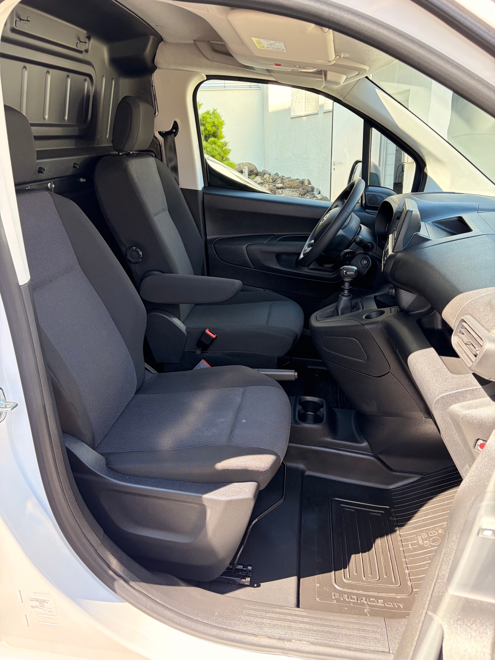 TOYOTA Proace City Van 1.2 Active Medium-image-5