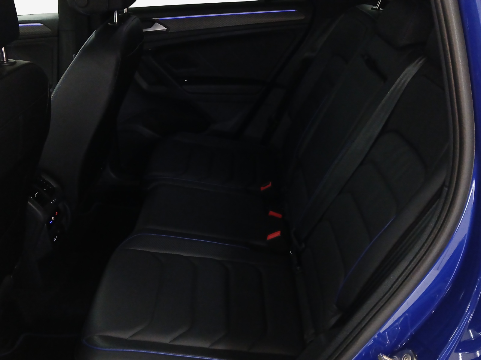 VW Tiguan 2.0TSI R 4Motion DSG-image-11