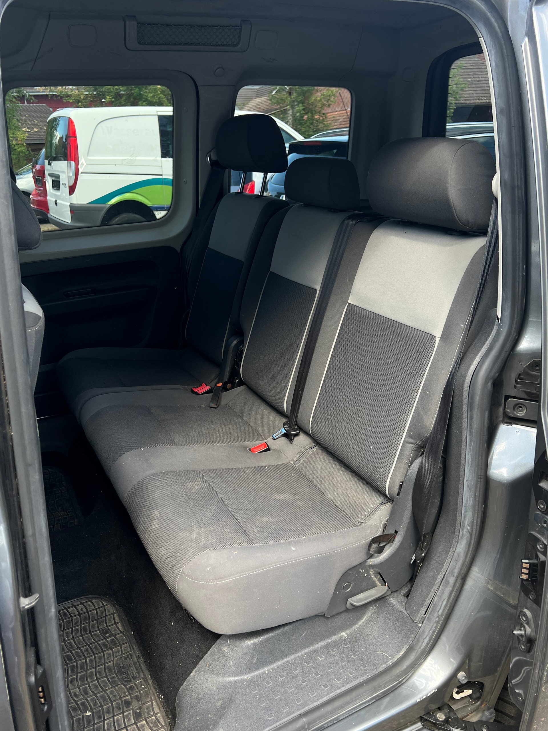VW Caddy 1.6 TDI Blue Motion Technology Comfortline-image-11