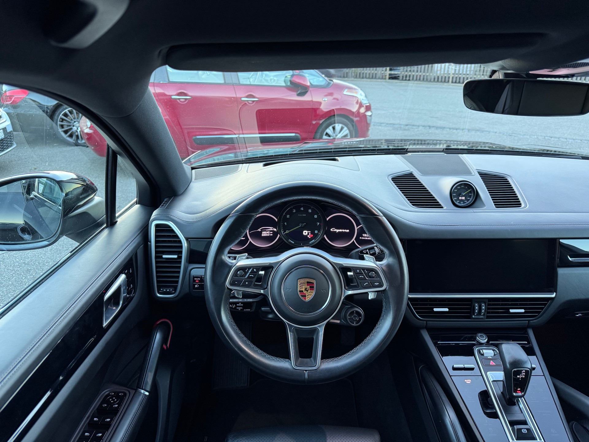 PORSCHE Cayenne Coupé E-Hybrid-image-8